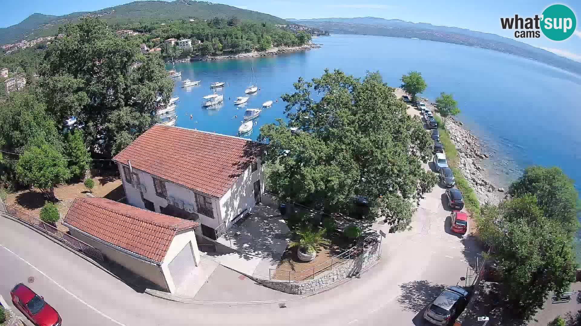 Spletna kamera pristanišče Ika – Pogled v živo na pristanišče in luči Opatije