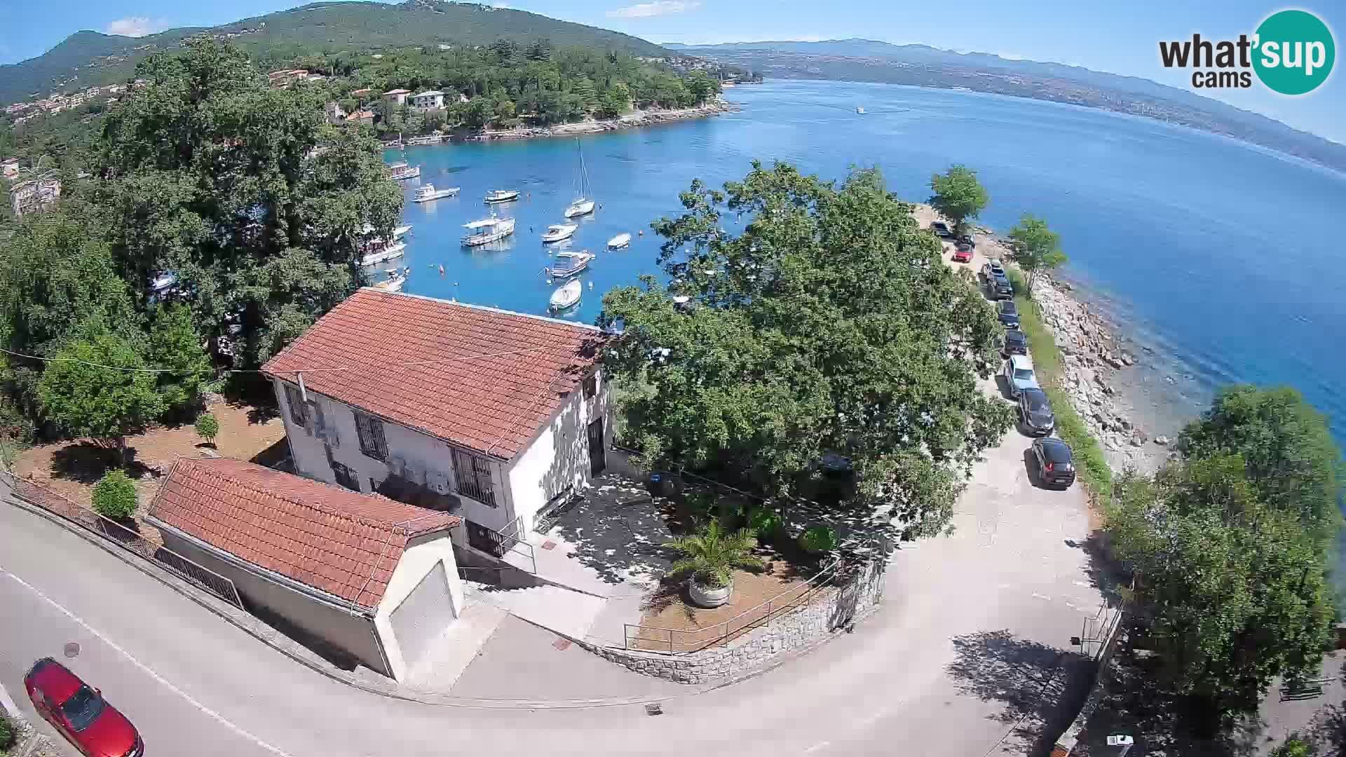 Spletna kamera pristanišče Ika – Pogled v živo na pristanišče in luči Opatije