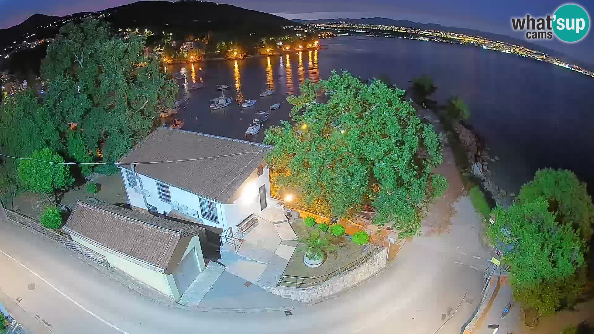 Ika Harbor Webcam – LIVE View of the Harbor and Opatija Lights