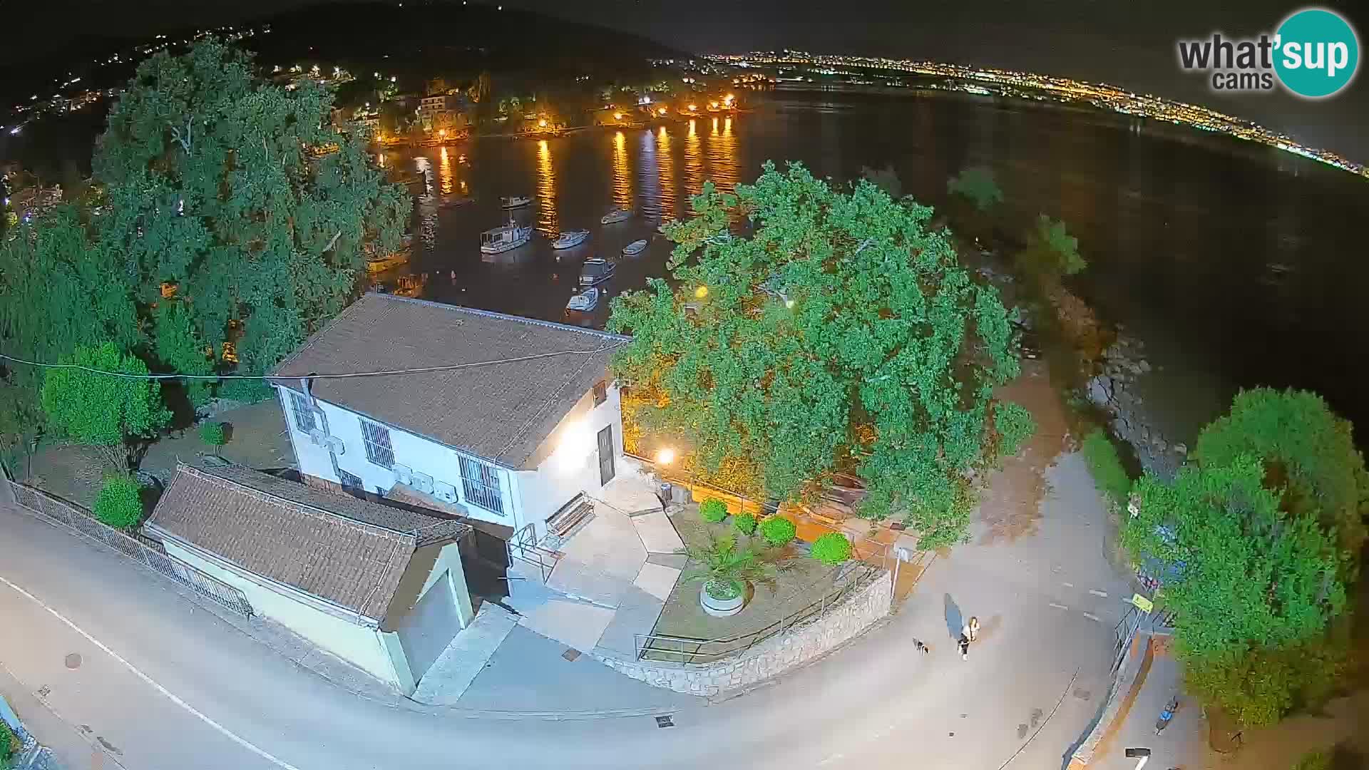 Ika Harbor Webcam – LIVE View of the Harbor and Opatija Lights
