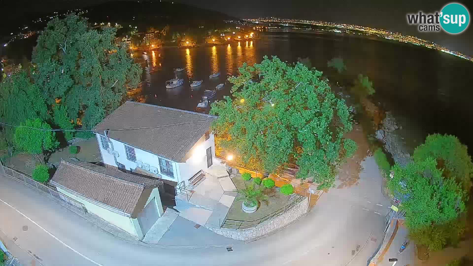 Ika Harbor Webcam – LIVE View of the Harbor and Opatija Lights