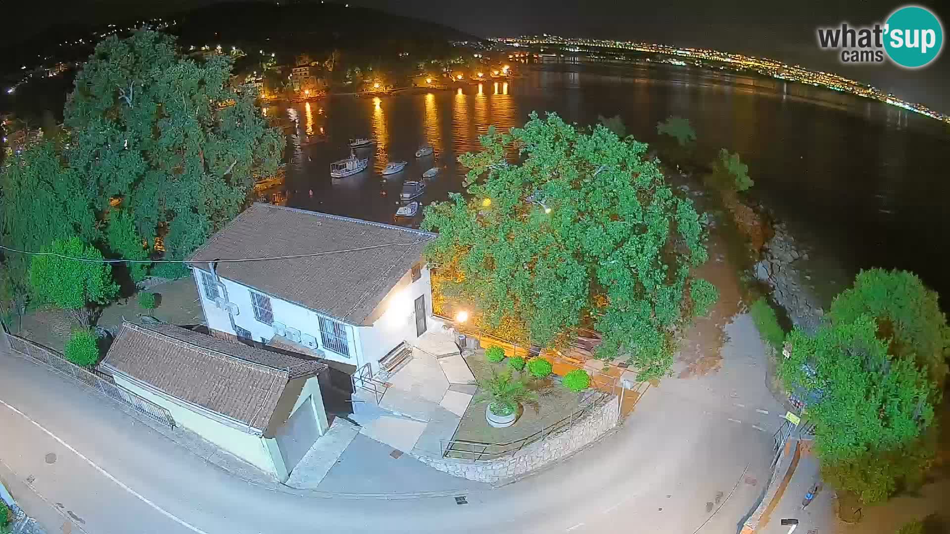 Ika Harbor Webcam – LIVE View of the Harbor and Opatija Lights