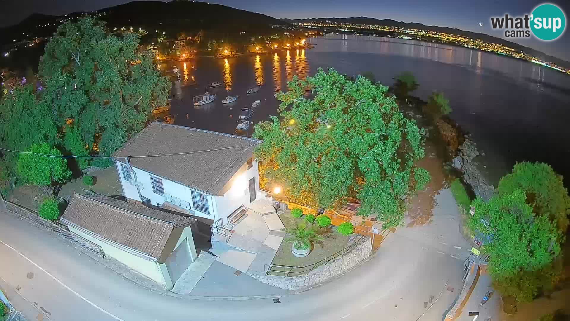 Ika Harbor Webcam – LIVE View of the Harbor and Opatija Lights