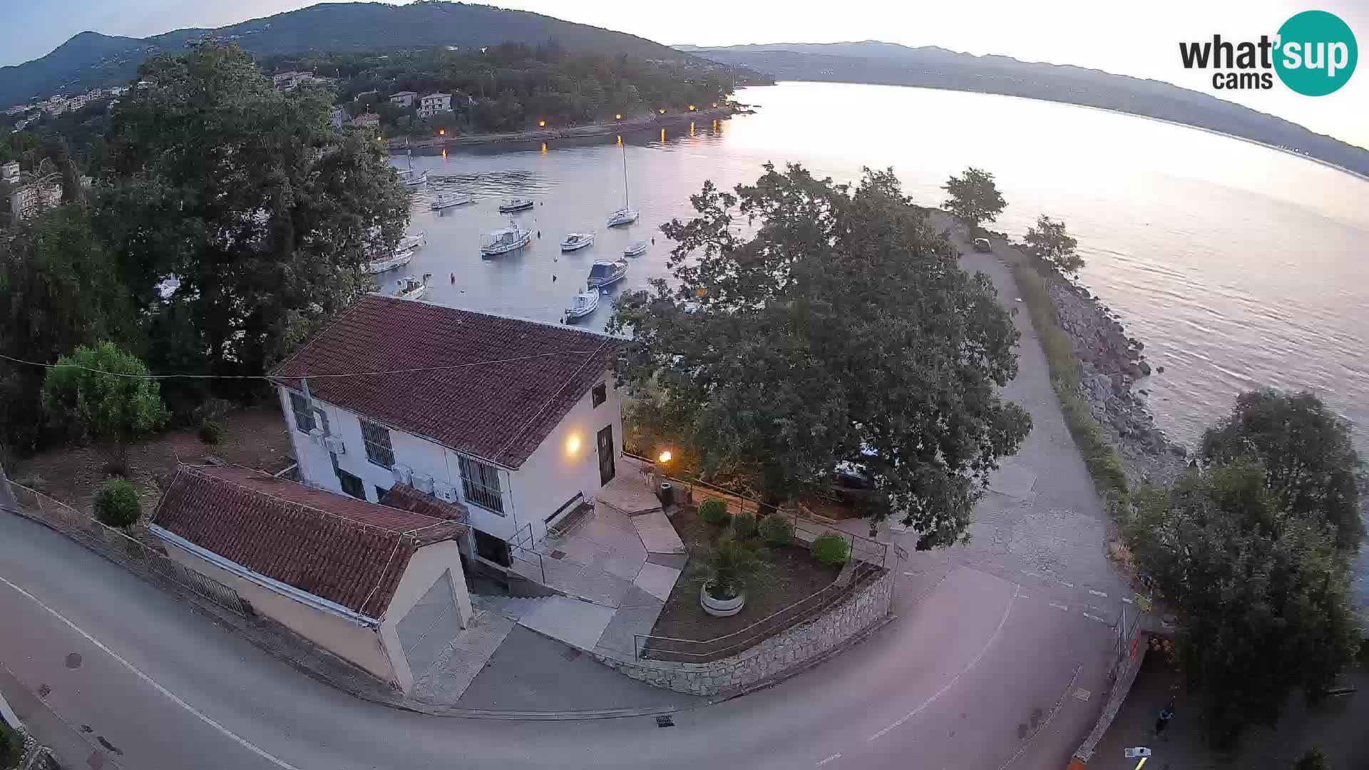 Ika Harbor Webcam – LIVE View of the Harbor and Opatija Lights