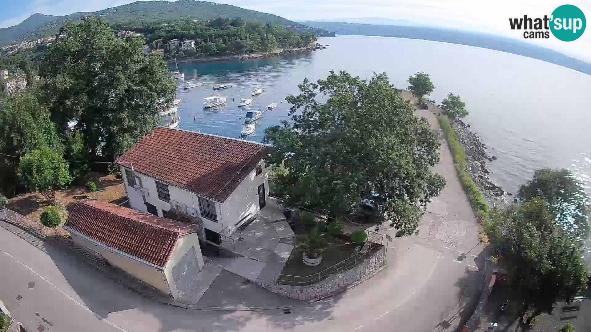 Web kamera luka Ika – Pogled uživo na luku i svjetla Opatije