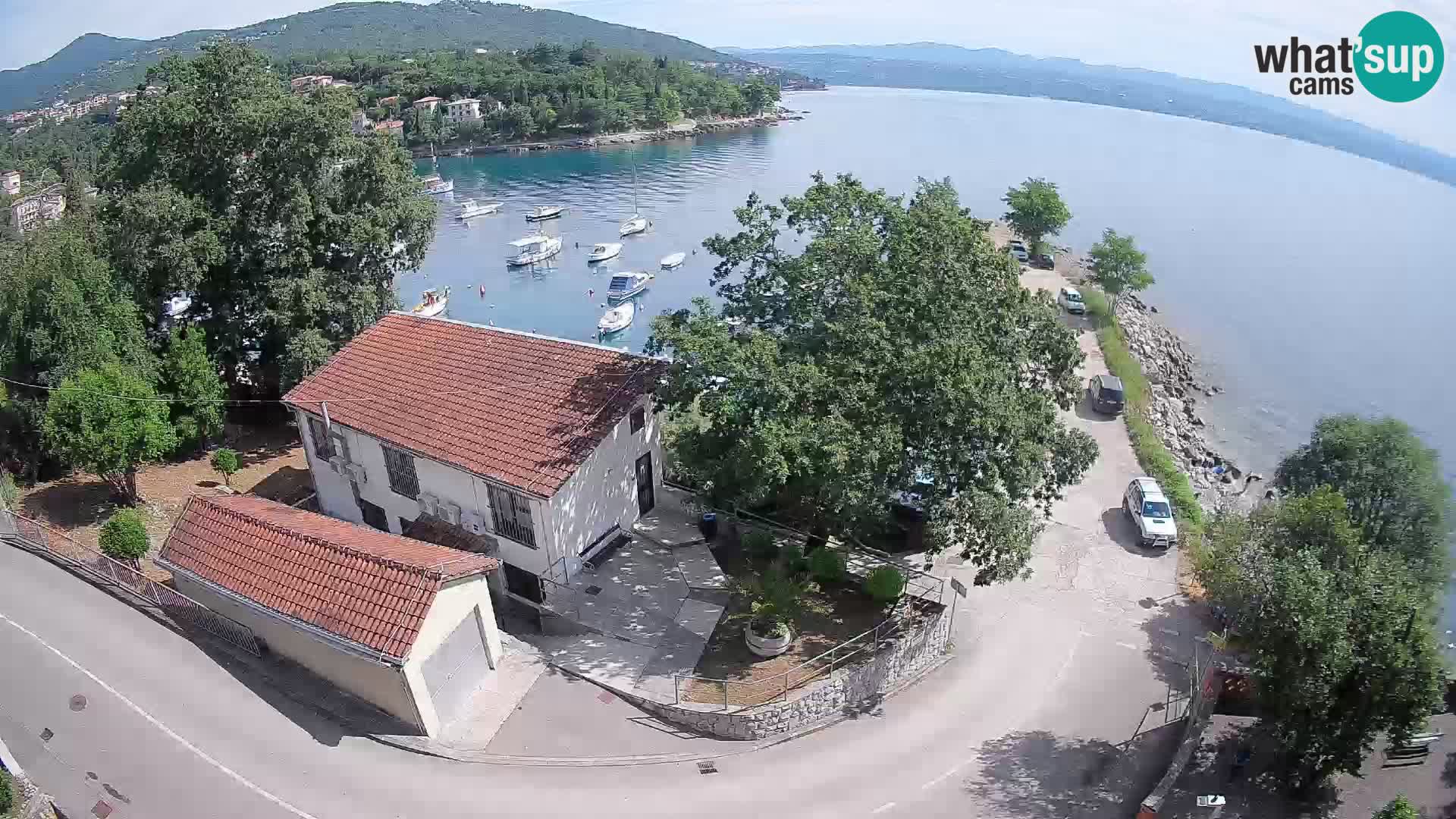 Web kamera luka Ika – Pogled uživo na luku i svjetla Opatije