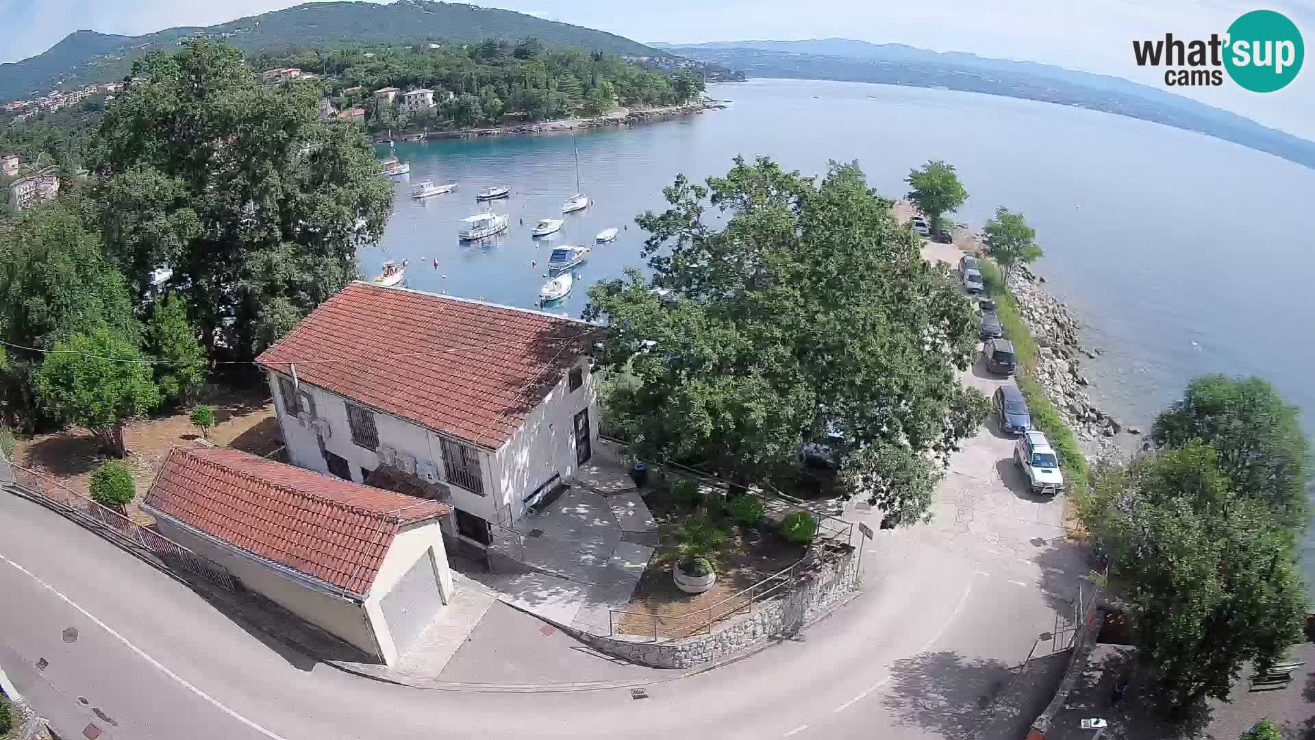Spletna kamera pristanišče Ika – Pogled v živo na pristanišče in luči Opatije
