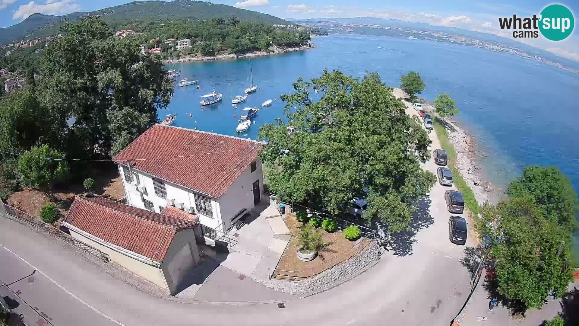 Web kamera luka Ika – Pogled uživo na luku i svjetla Opatije