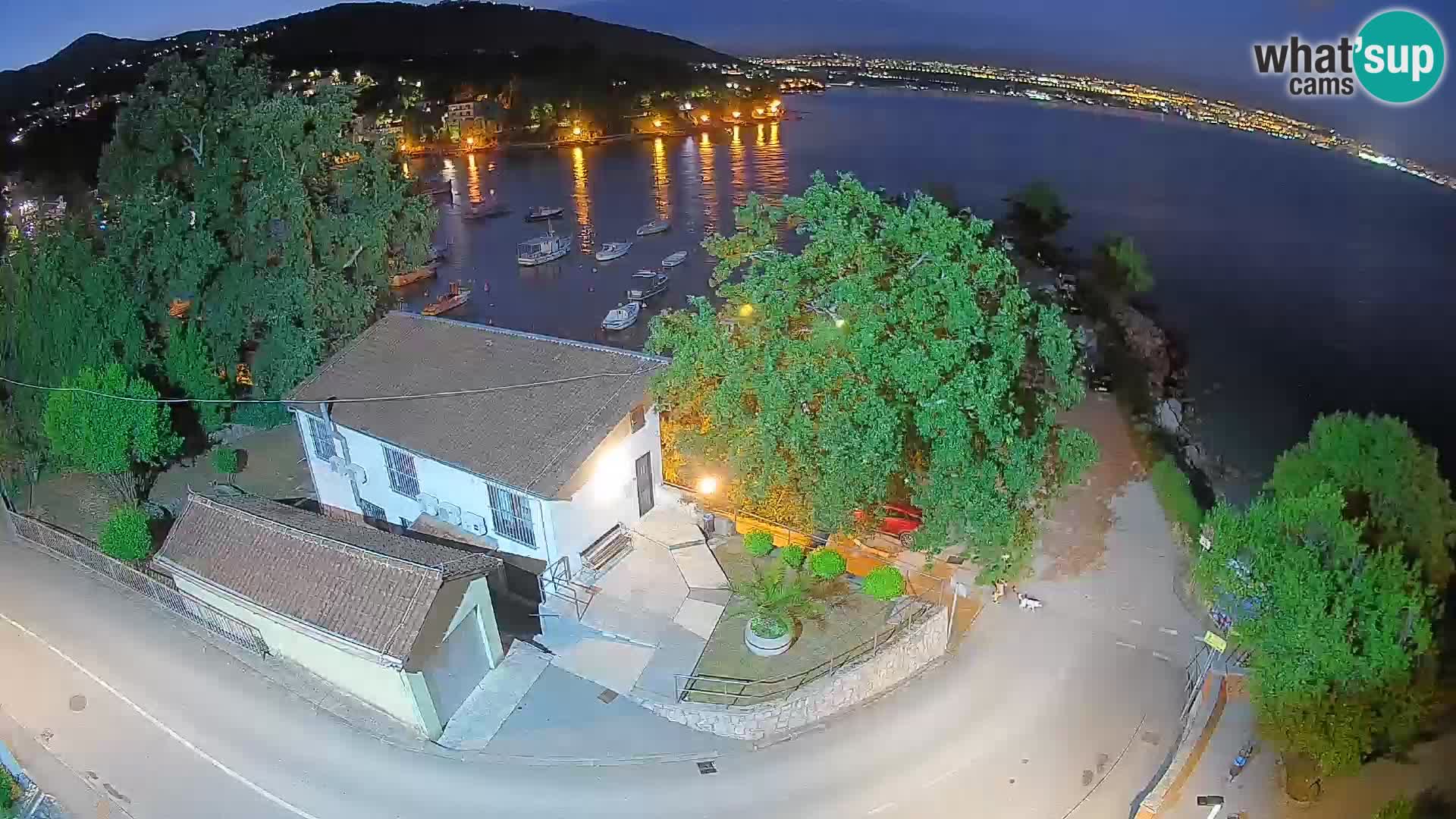 Ika Harbor Webcam – LIVE View of the Harbor and Opatija Lights