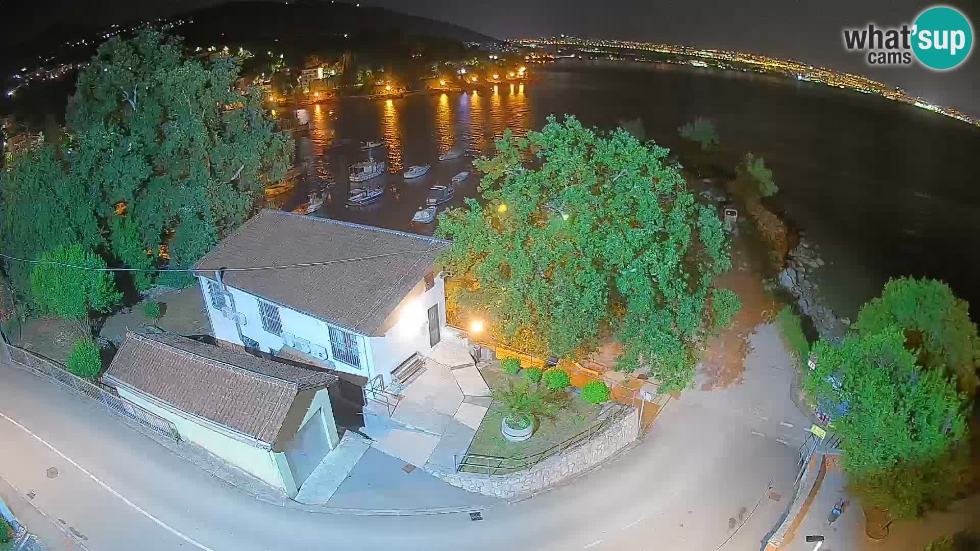 Ika Harbor Webcam – LIVE View of the Harbor and Opatija Lights