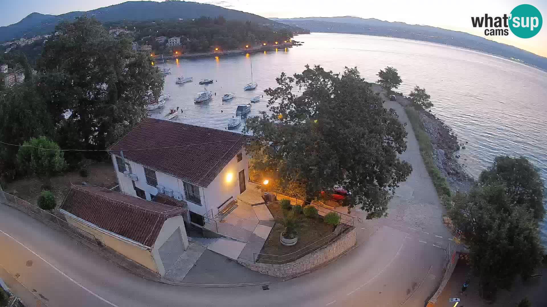 Ika Harbor Webcam – LIVE View of the Harbor and Opatija Lights