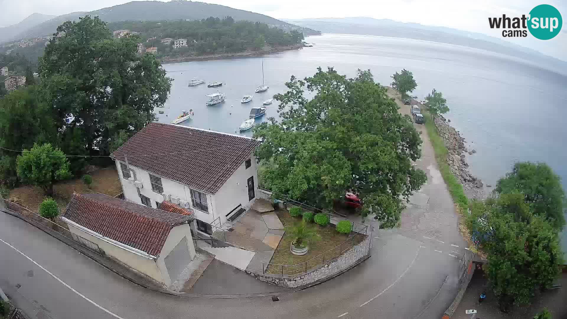 Web kamera luka Ika – Pogled uživo na luku i svjetla Opatije