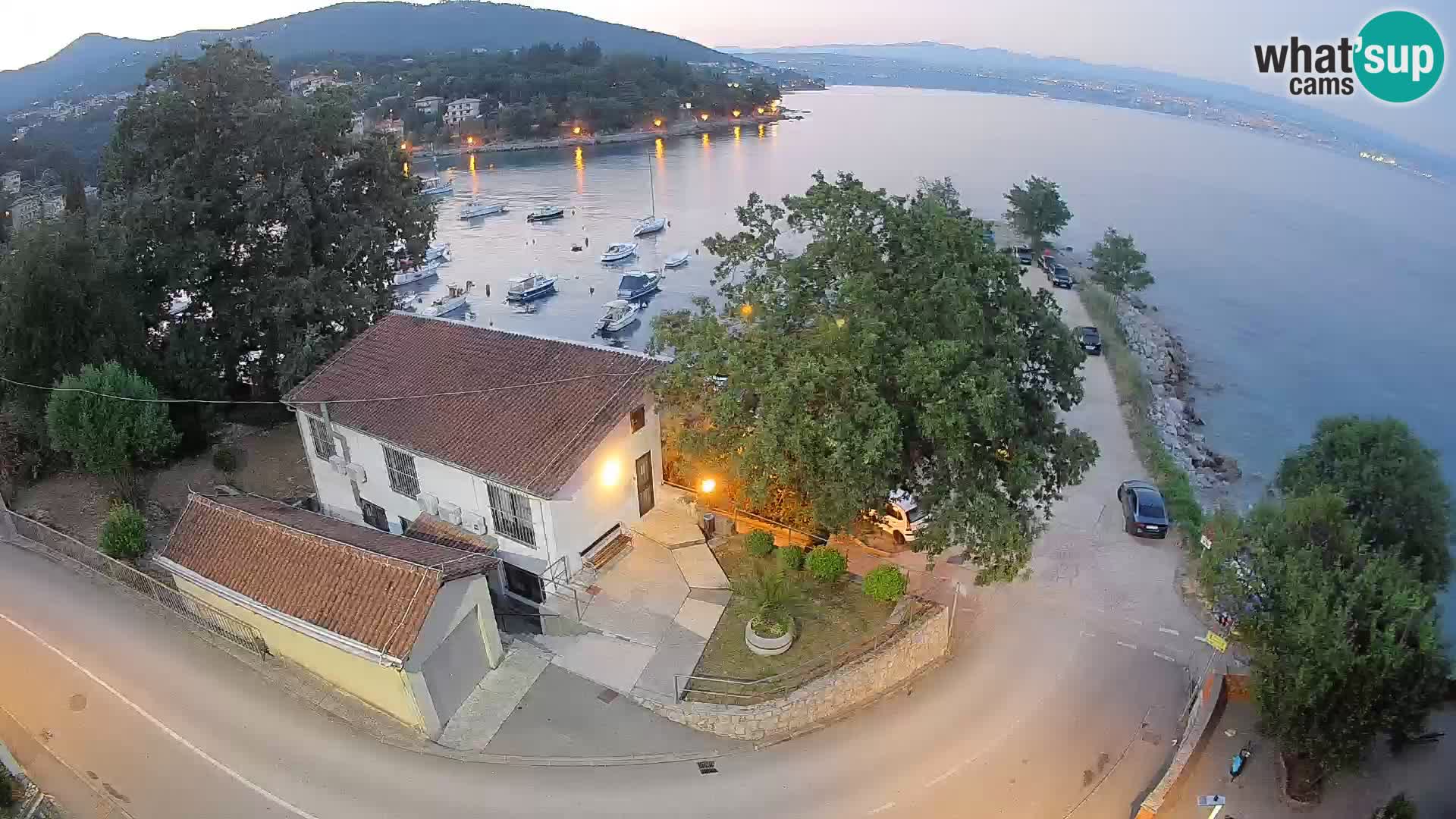 Ika Harbor Webcam – LIVE View of the Harbor and Opatija Lights