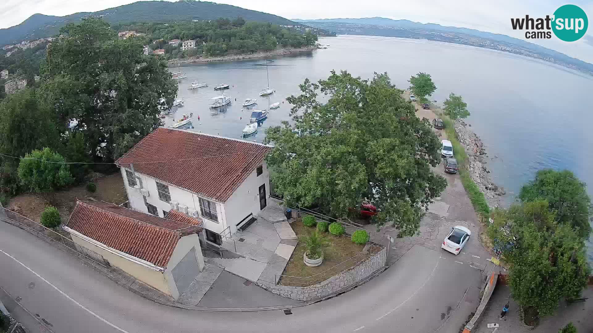 Web kamera luka Ika – Pogled uživo na luku i svjetla Opatije