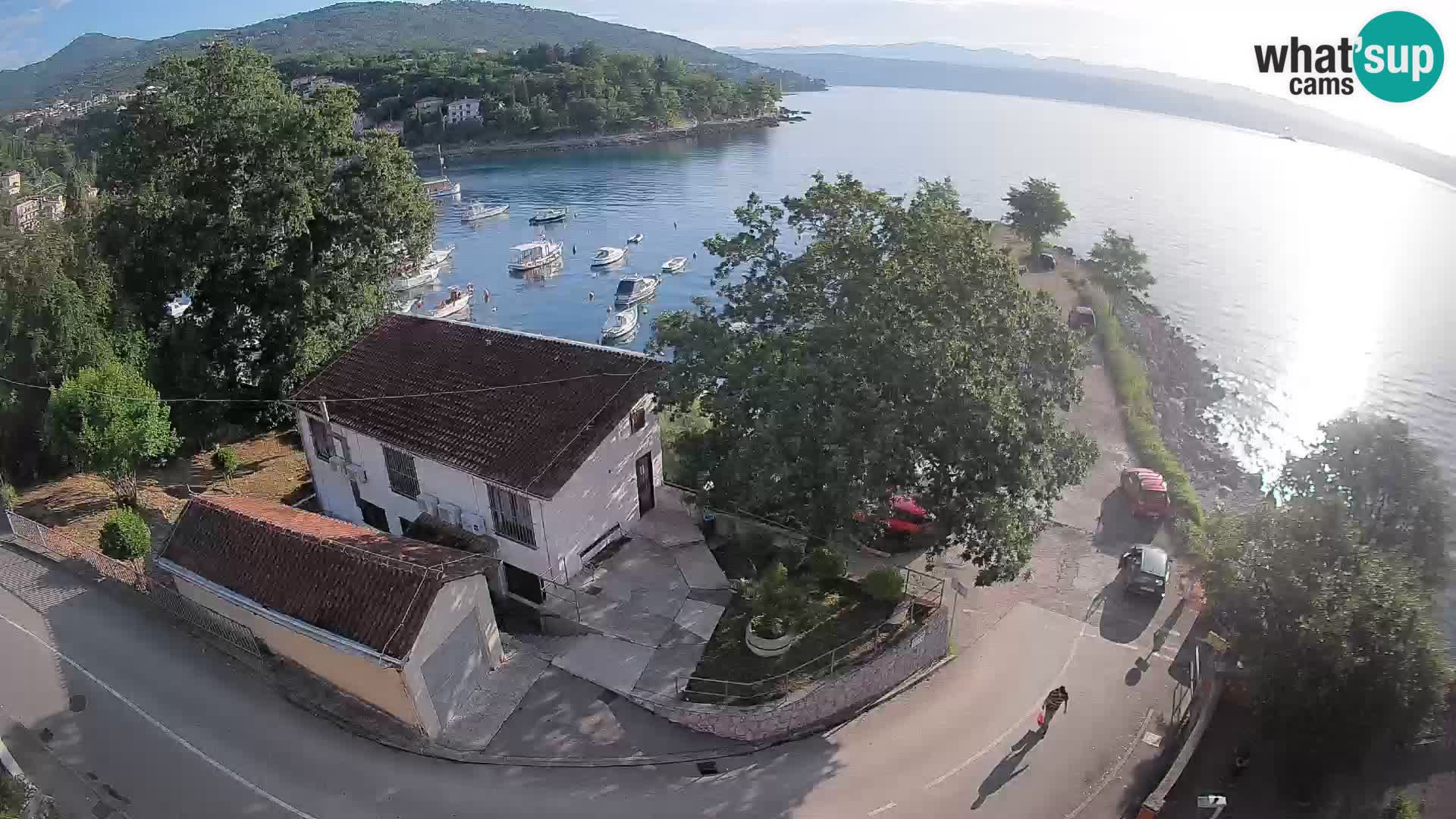 Web kamera luka Ika – Pogled uživo na luku i svjetla Opatije