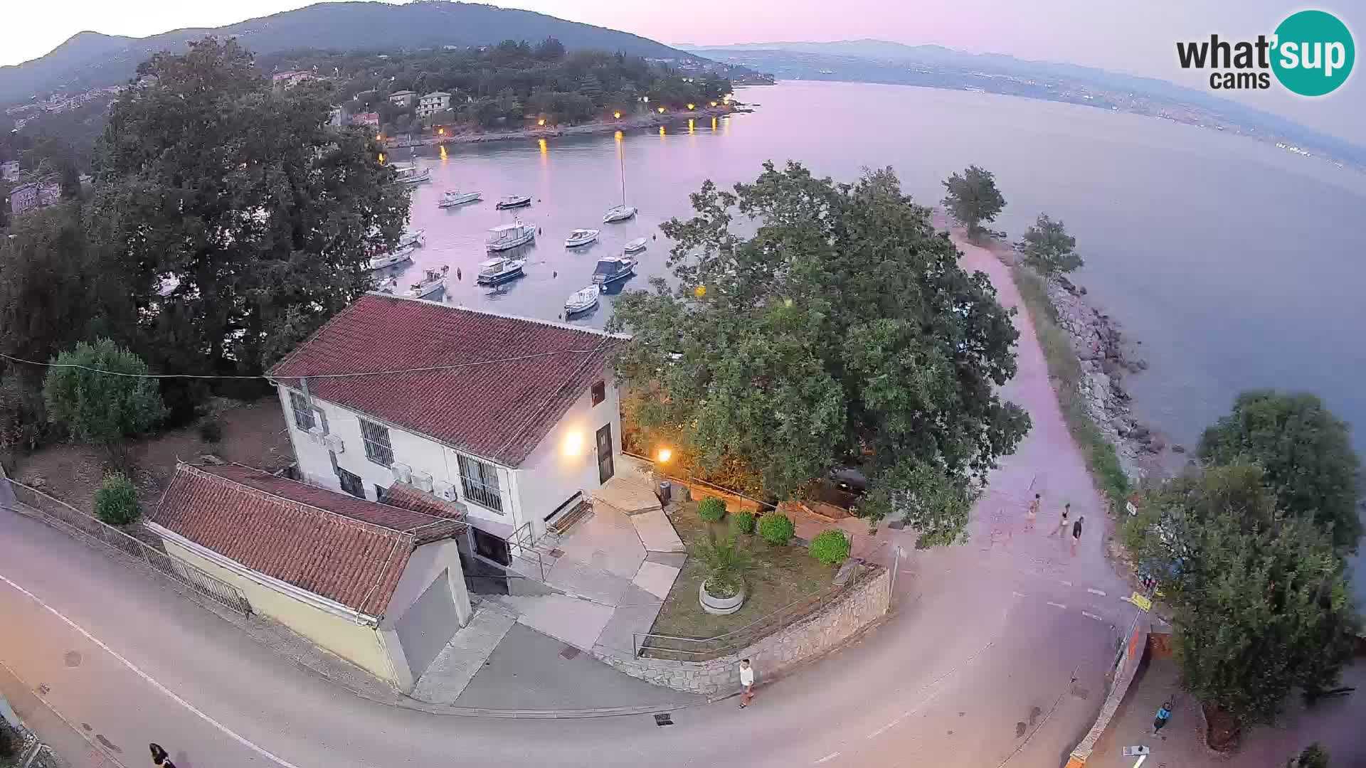 Ika Harbor Webcam – LIVE View of the Harbor and Opatija Lights