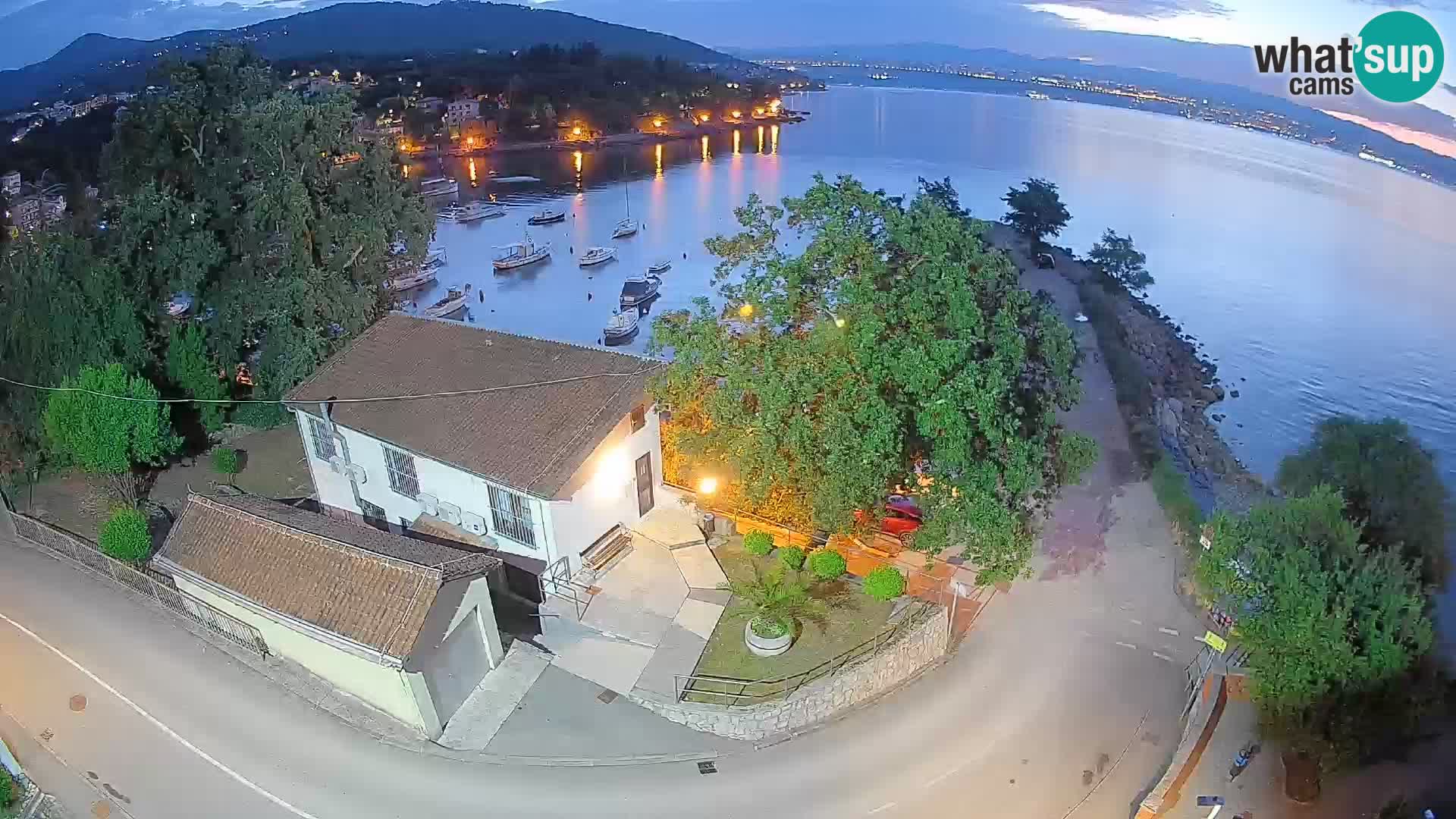 Ika Harbor Webcam – LIVE View of the Harbor and Opatija Lights