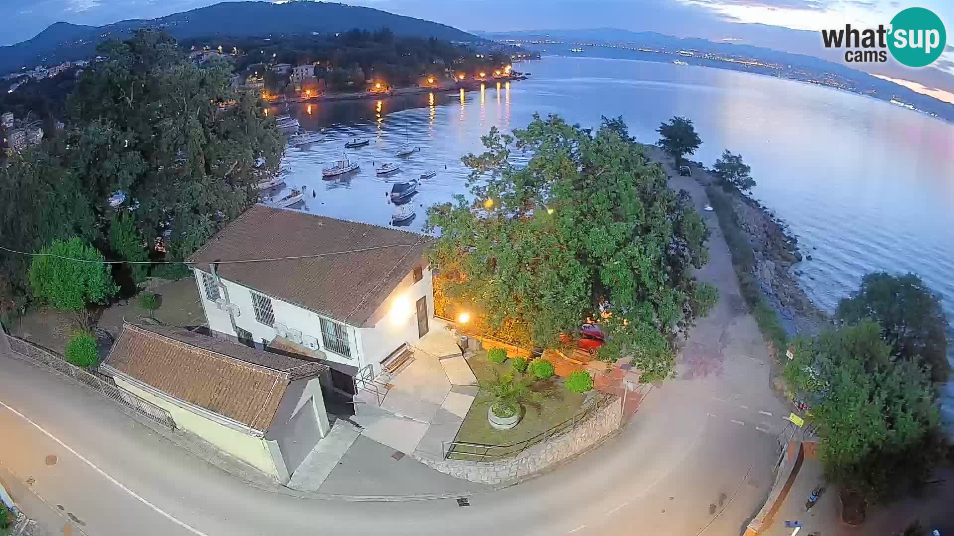 Ika Harbor Webcam – LIVE View of the Harbor and Opatija Lights