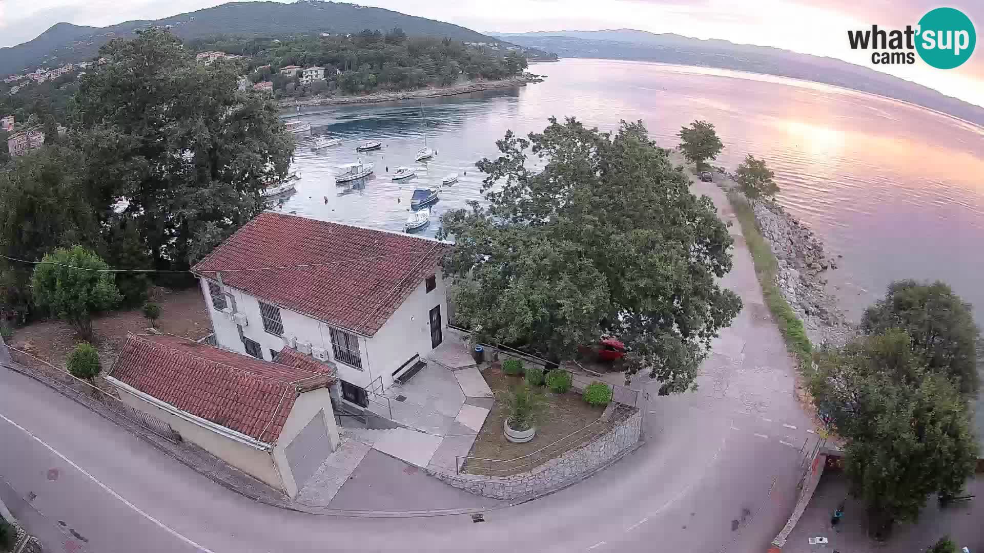 Ika Harbor Webcam – LIVE View of the Harbor and Opatija Lights
