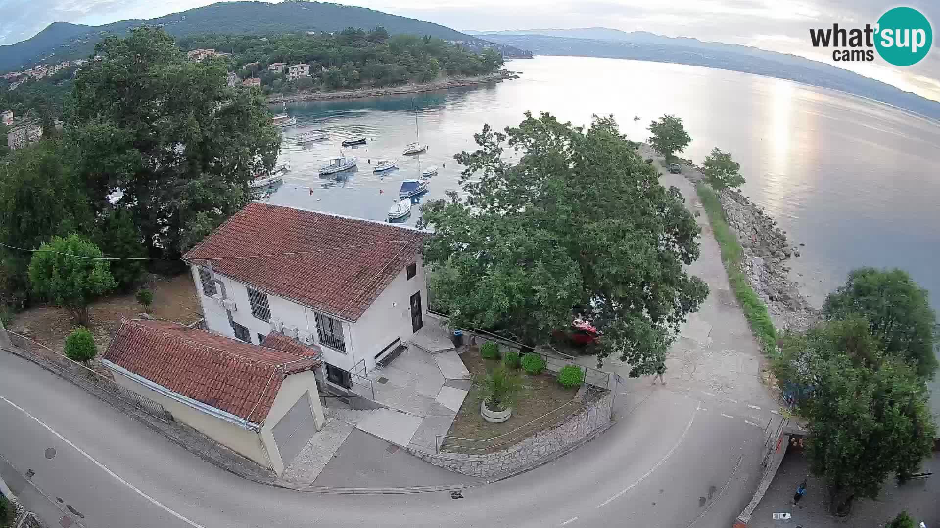 Ika Harbor Webcam – LIVE View of the Harbor and Opatija Lights