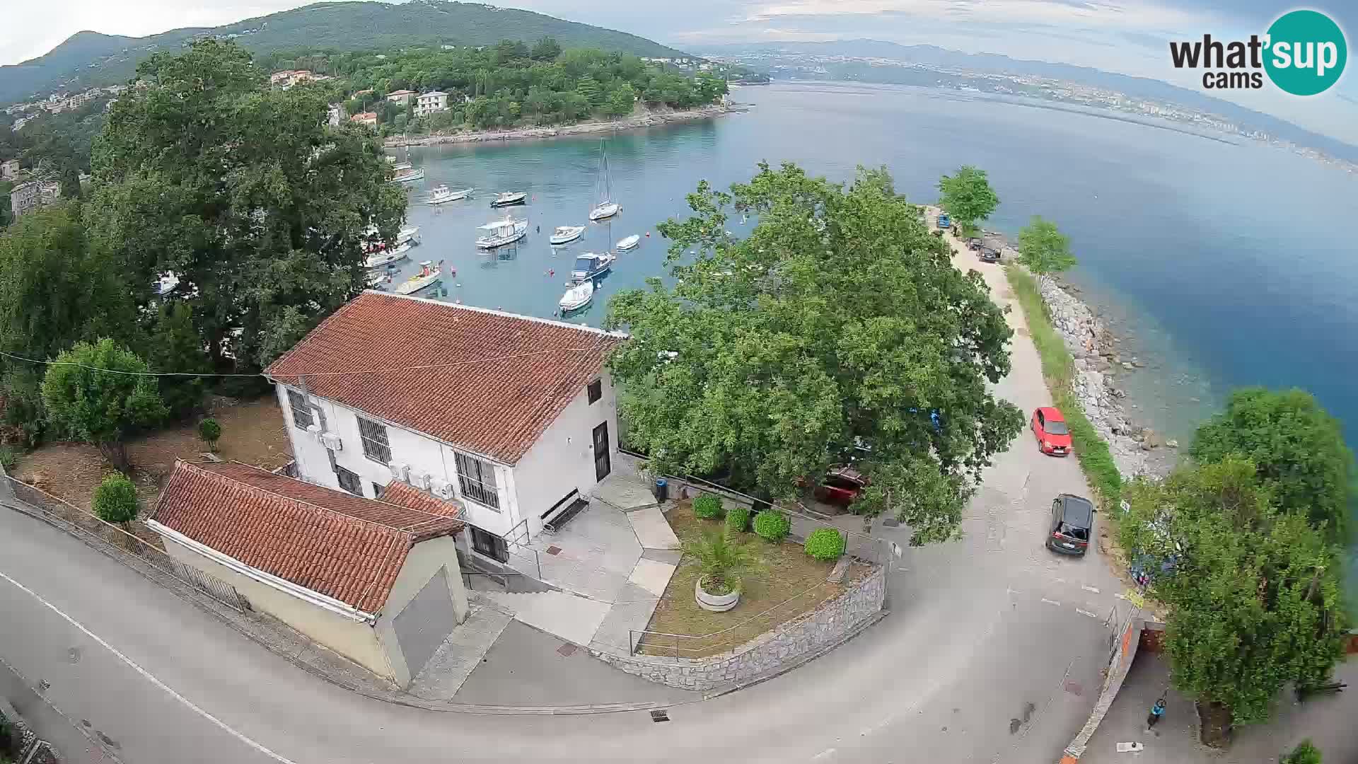 Web kamera luka Ika – Pogled uživo na luku i svjetla Opatije