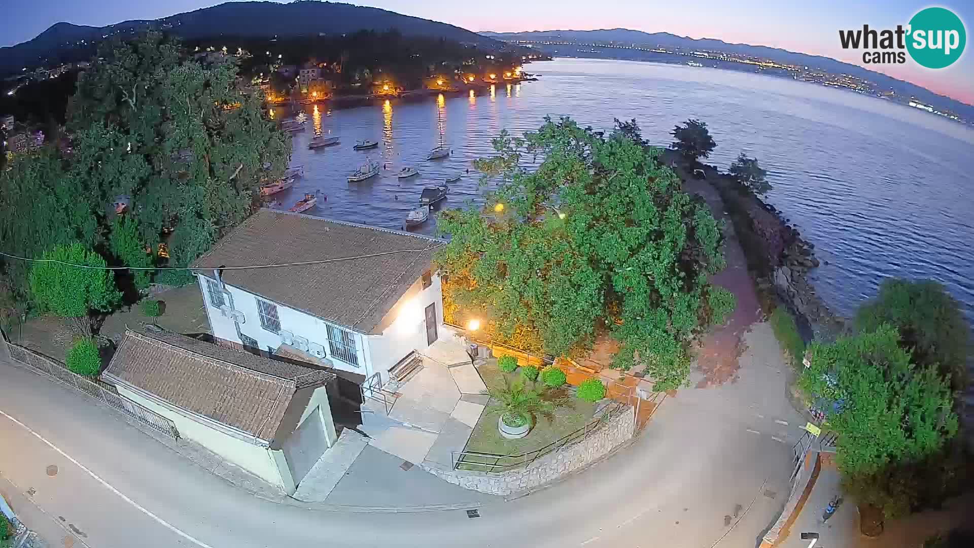 Ika Harbor Webcam – LIVE View of the Harbor and Opatija Lights