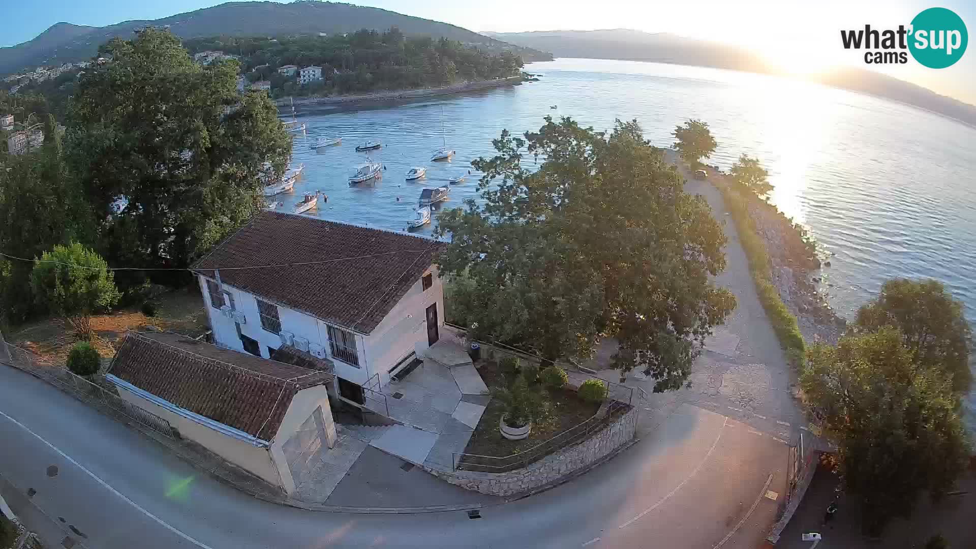Ika Harbor Webcam – LIVE View of the Harbor and Opatija Lights