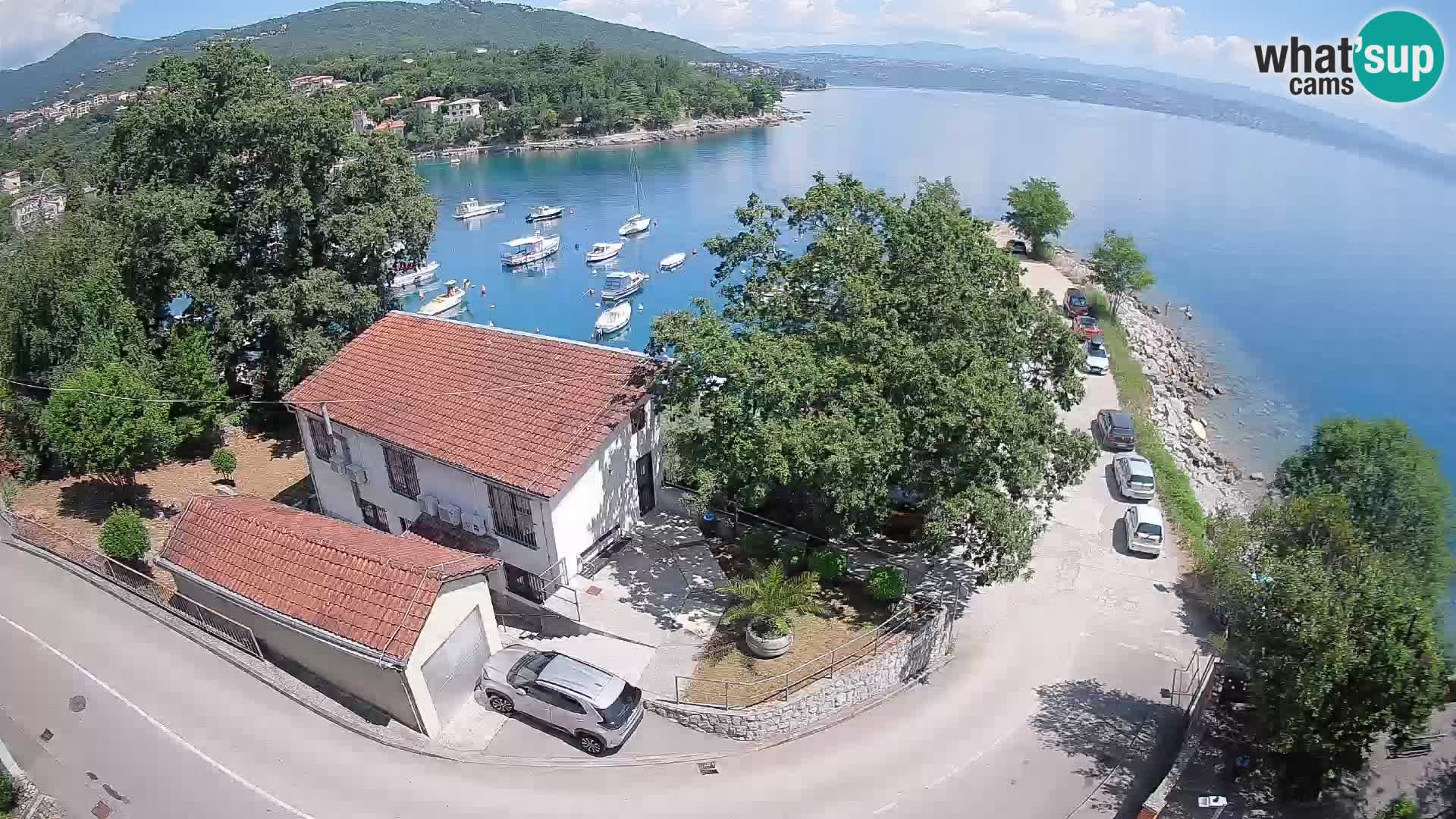 Spletna kamera pristanišče Ika – Pogled v živo na pristanišče in luči Opatije