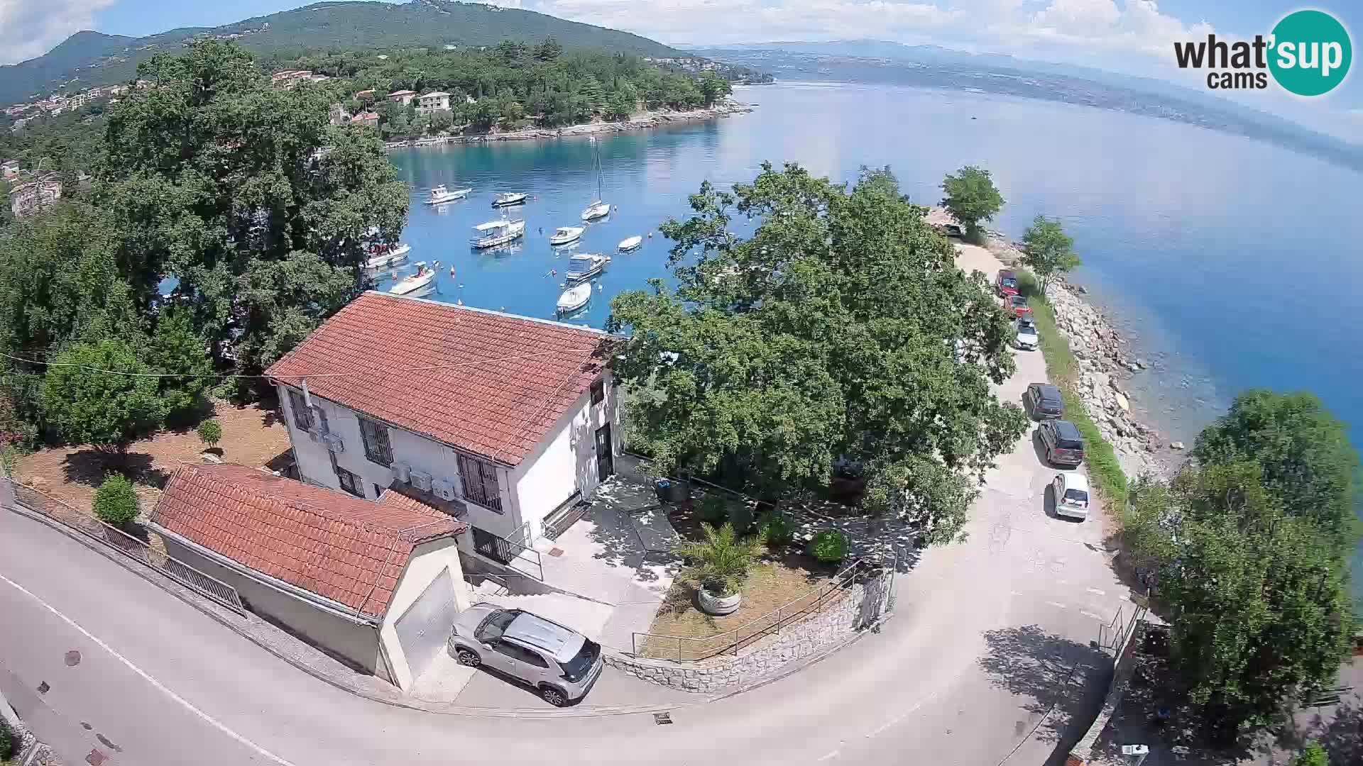 Spletna kamera pristanišče Ika – Pogled v živo na pristanišče in luči Opatije
