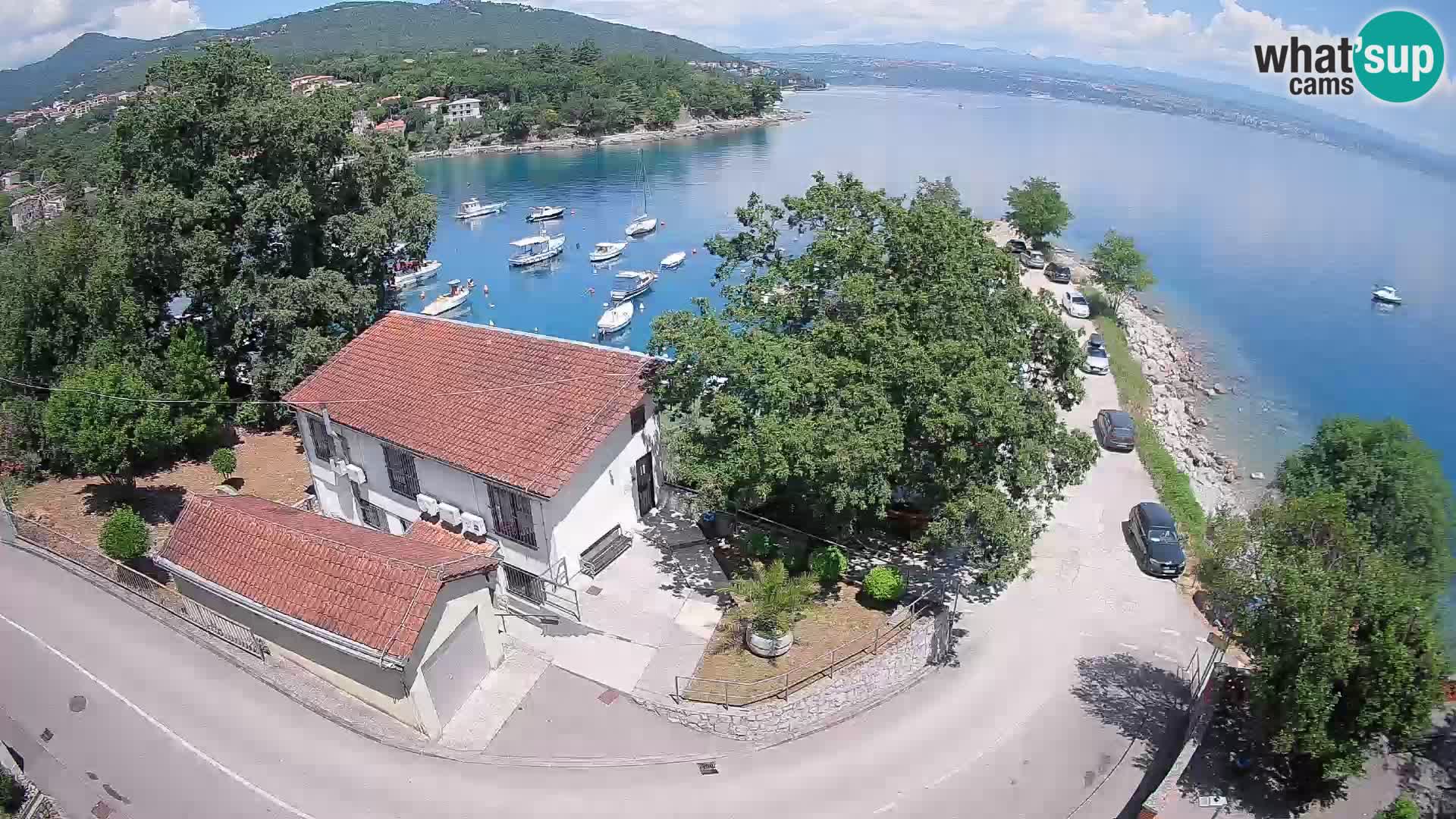 Web kamera luka Ika – Pogled uživo na luku i svjetla Opatije