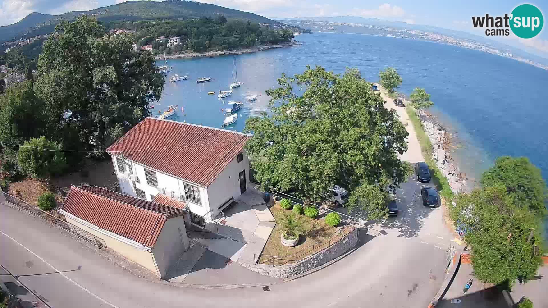 Web kamera luka Ika – Pogled uživo na luku i svjetla Opatije