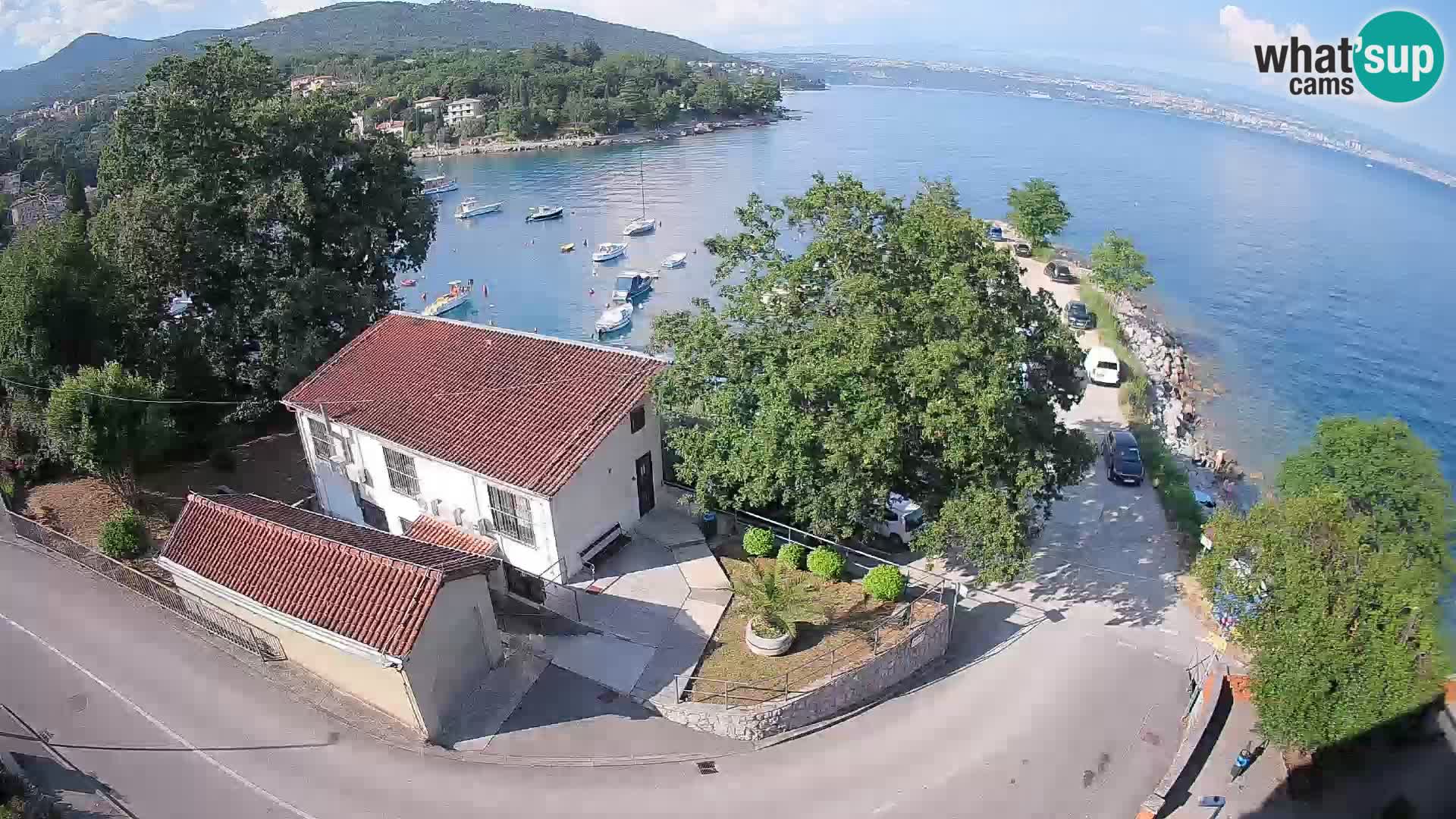 Web kamera luka Ika – Pogled uživo na luku i svjetla Opatije