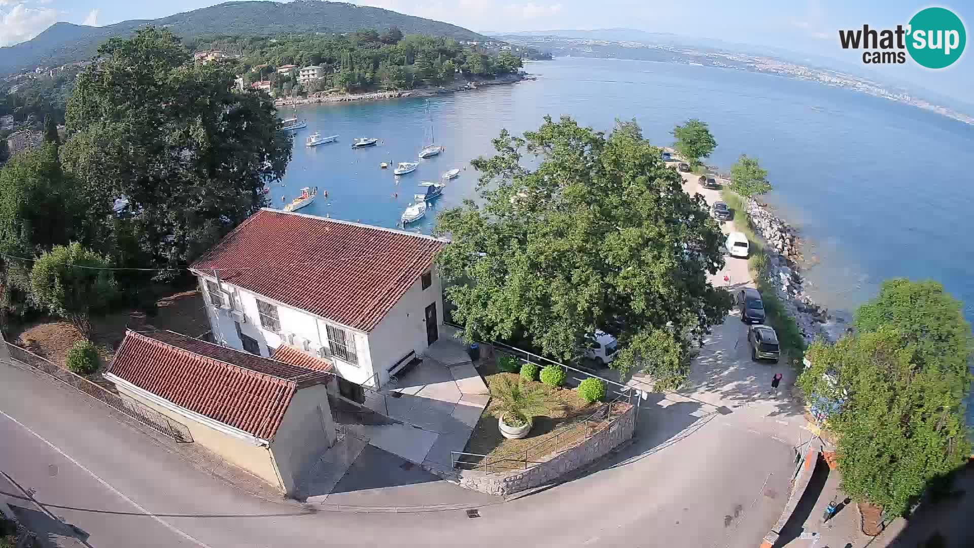 Spletna kamera pristanišče Ika – Pogled v živo na pristanišče in luči Opatije
