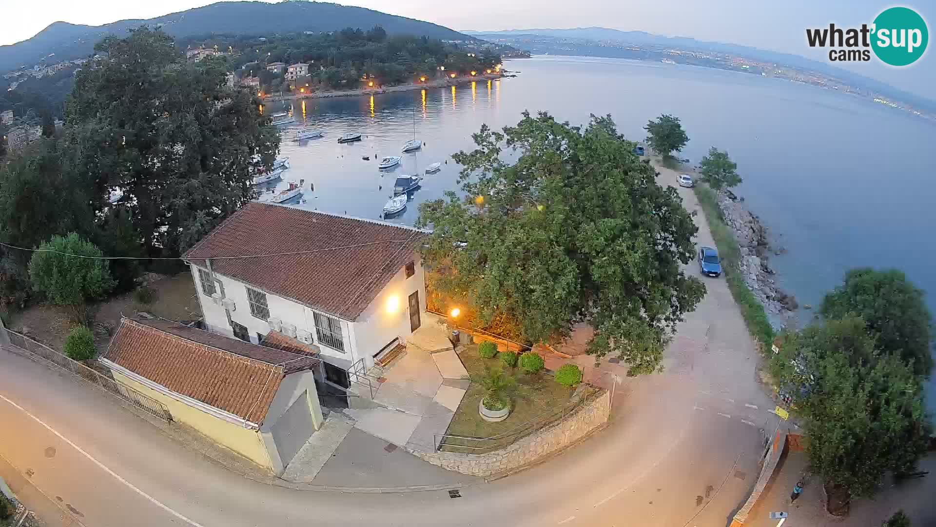 Ika Harbor Webcam – LIVE View of the Harbor and Opatija Lights