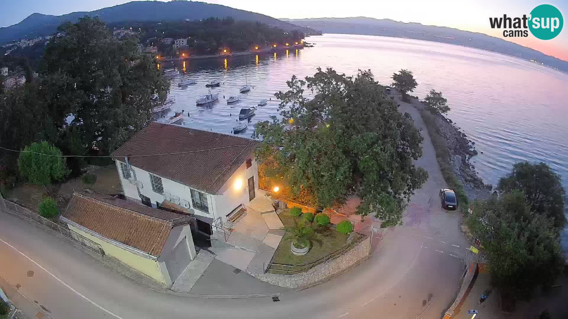 Ika Harbor Webcam – LIVE View of the Harbor and Opatija Lights