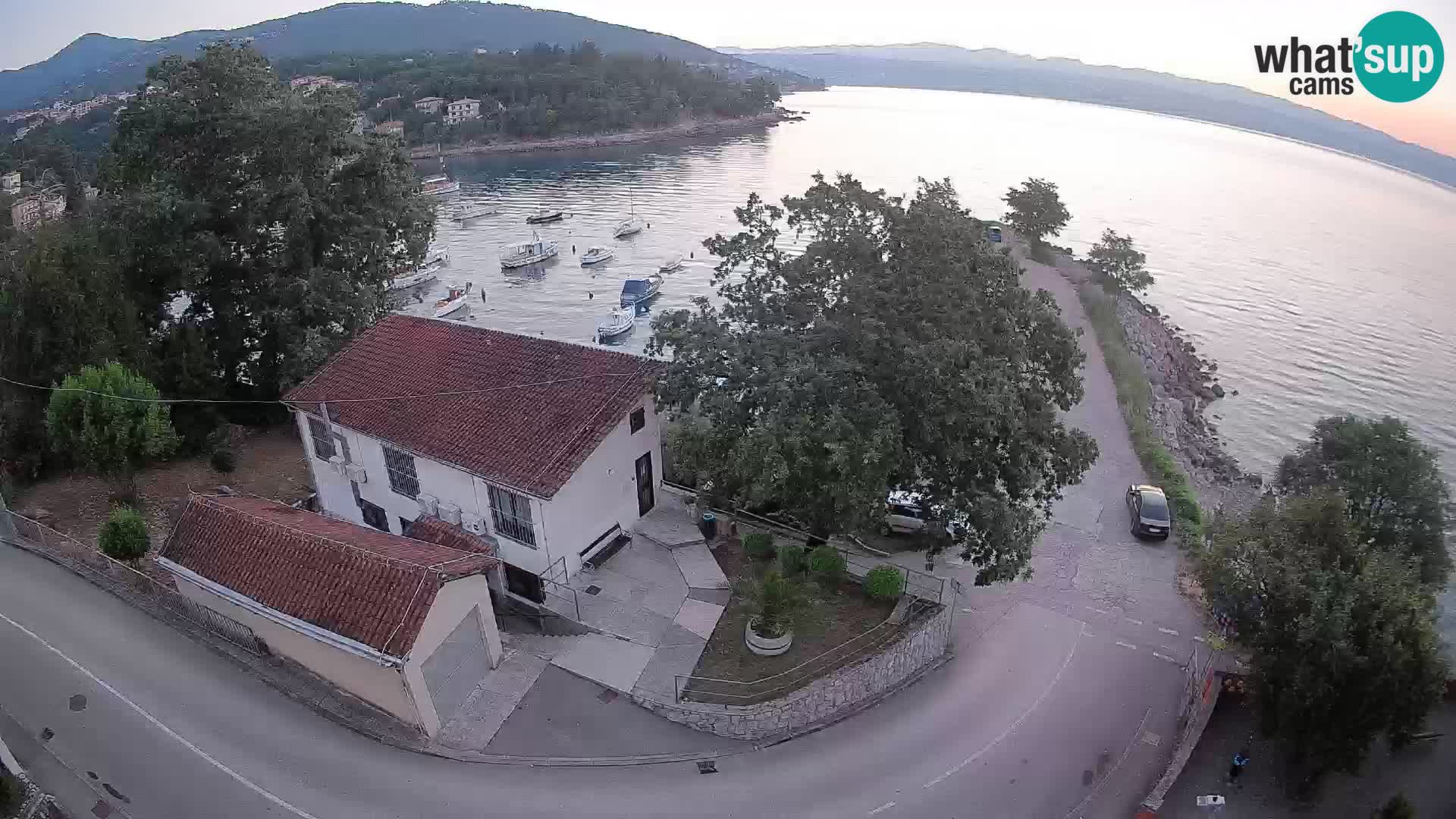 Ika Harbor Webcam – LIVE View of the Harbor and Opatija Lights