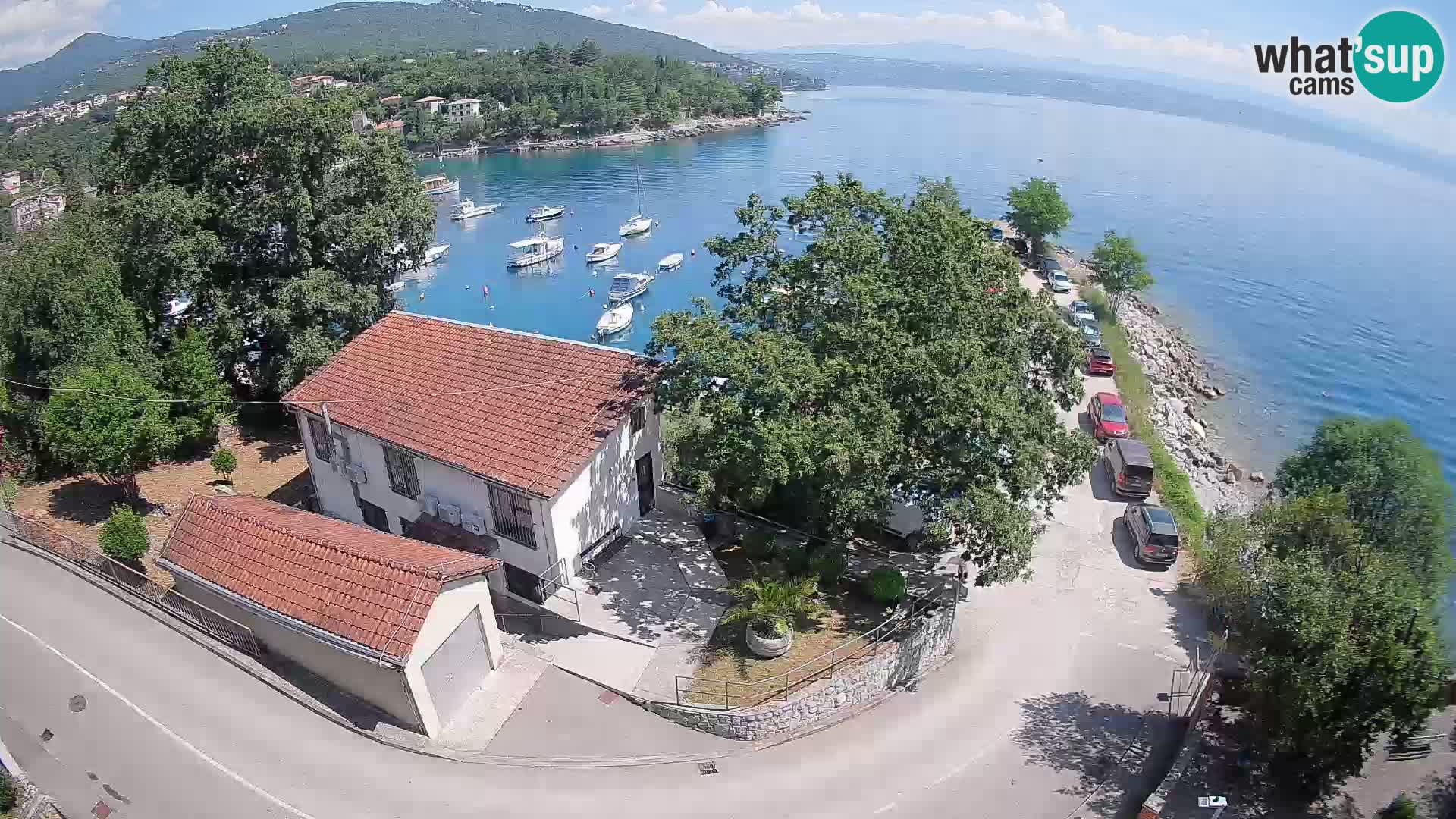 Spletna kamera pristanišče Ika – Pogled v živo na pristanišče in luči Opatije