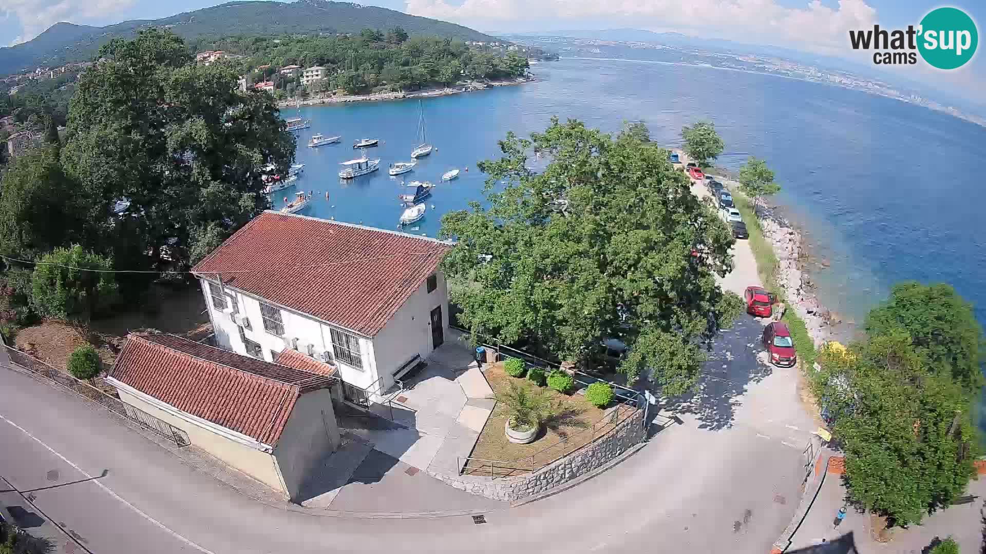 Web kamera luka Ika – Pogled uživo na luku i svjetla Opatije