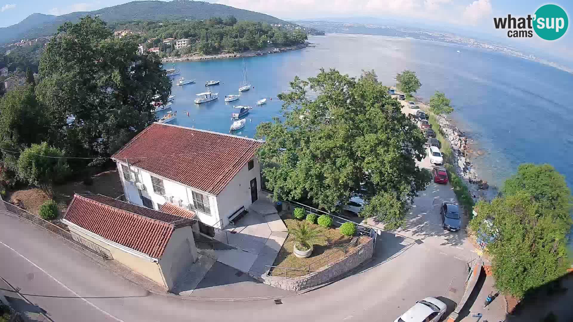 Spletna kamera pristanišče Ika – Pogled v živo na pristanišče in luči Opatije