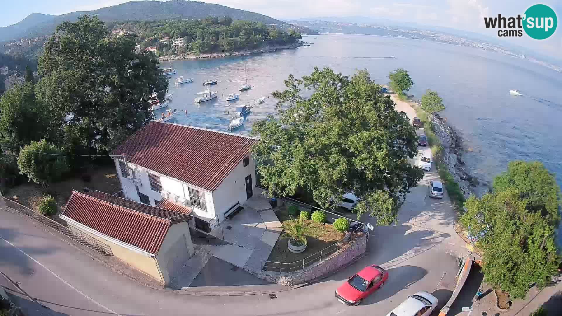 Web kamera luka Ika – Pogled uživo na luku i svjetla Opatije