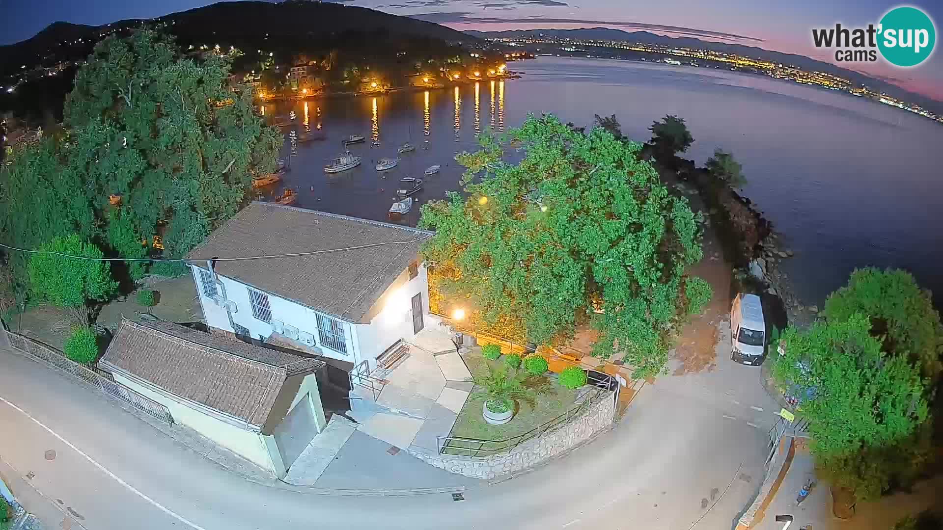 Ika Harbor Webcam – LIVE View of the Harbor and Opatija Lights