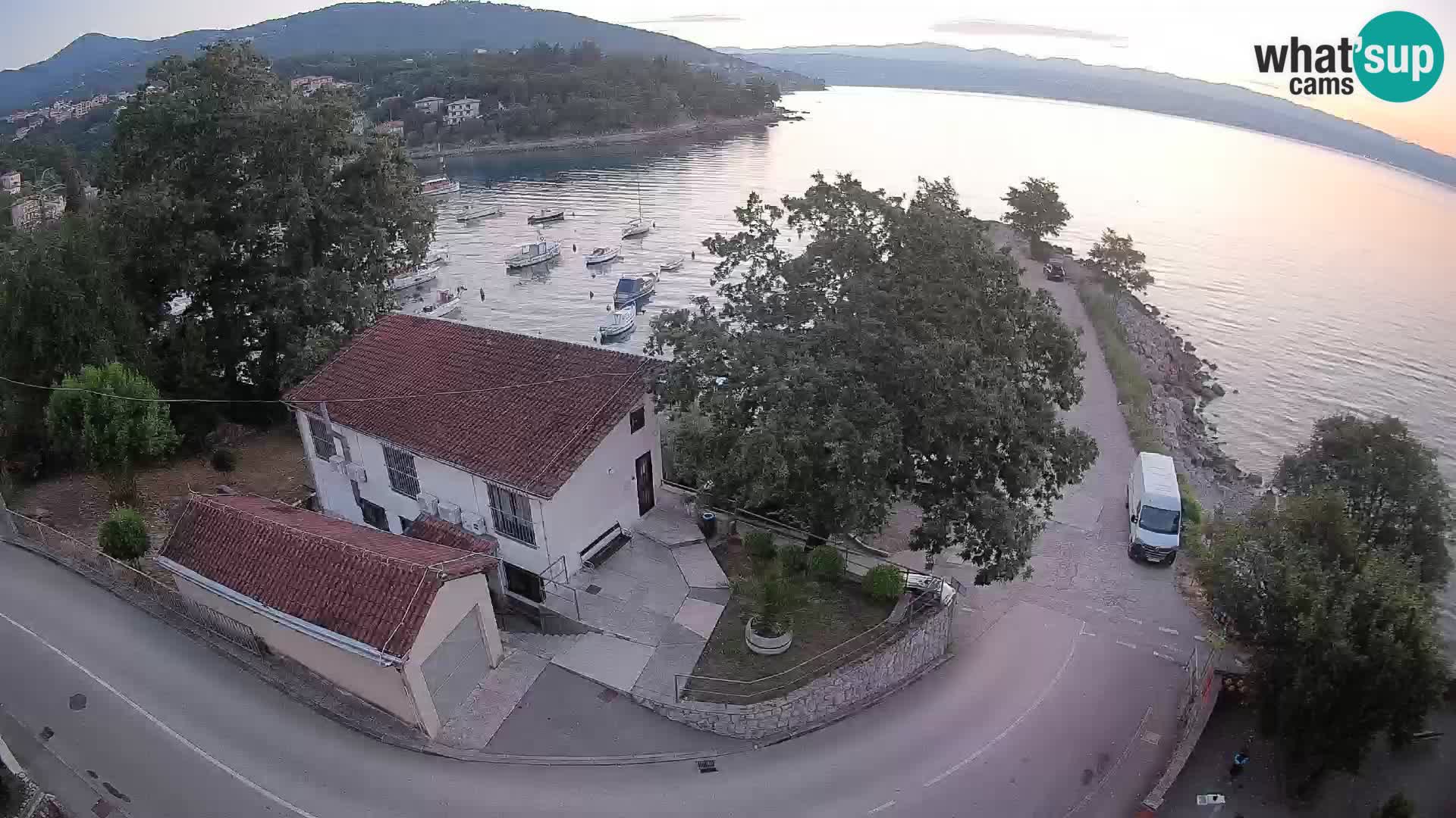 Ika Harbor Webcam – LIVE View of the Harbor and Opatija Lights