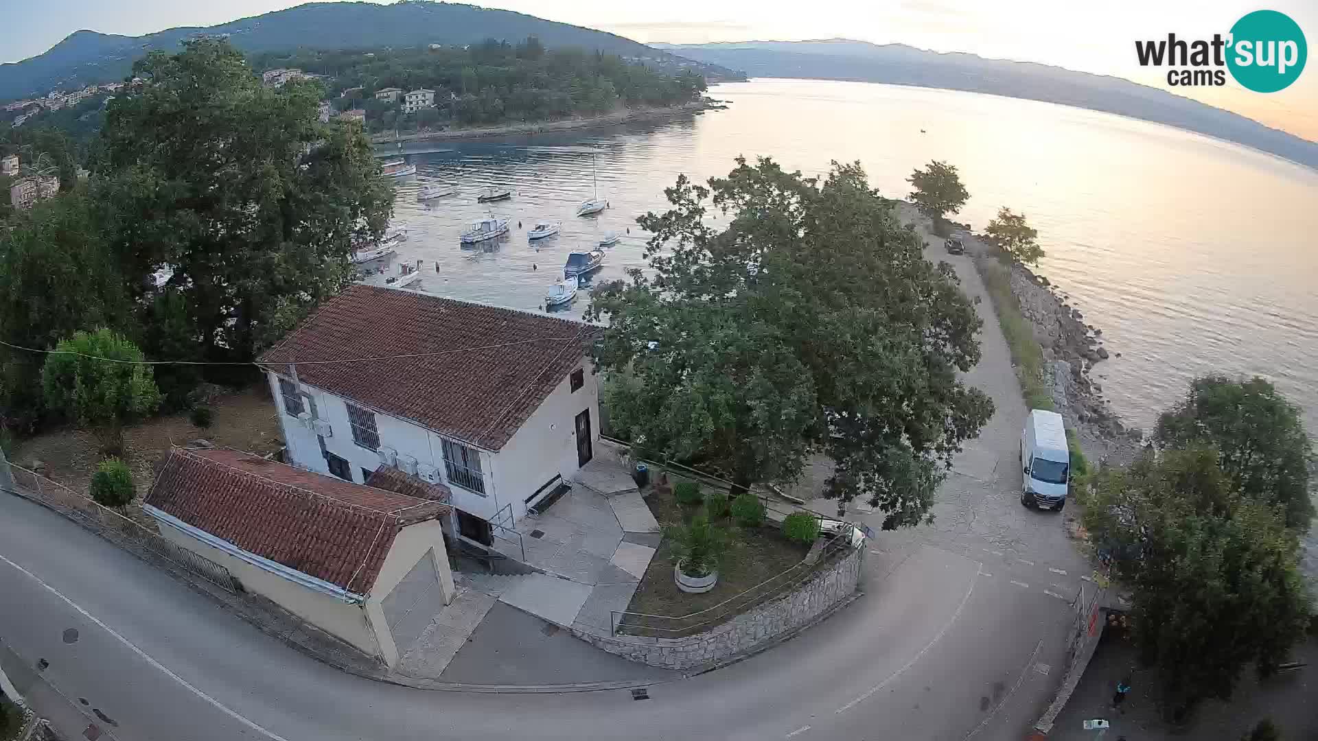 Ika Harbor Webcam – LIVE View of the Harbor and Opatija Lights