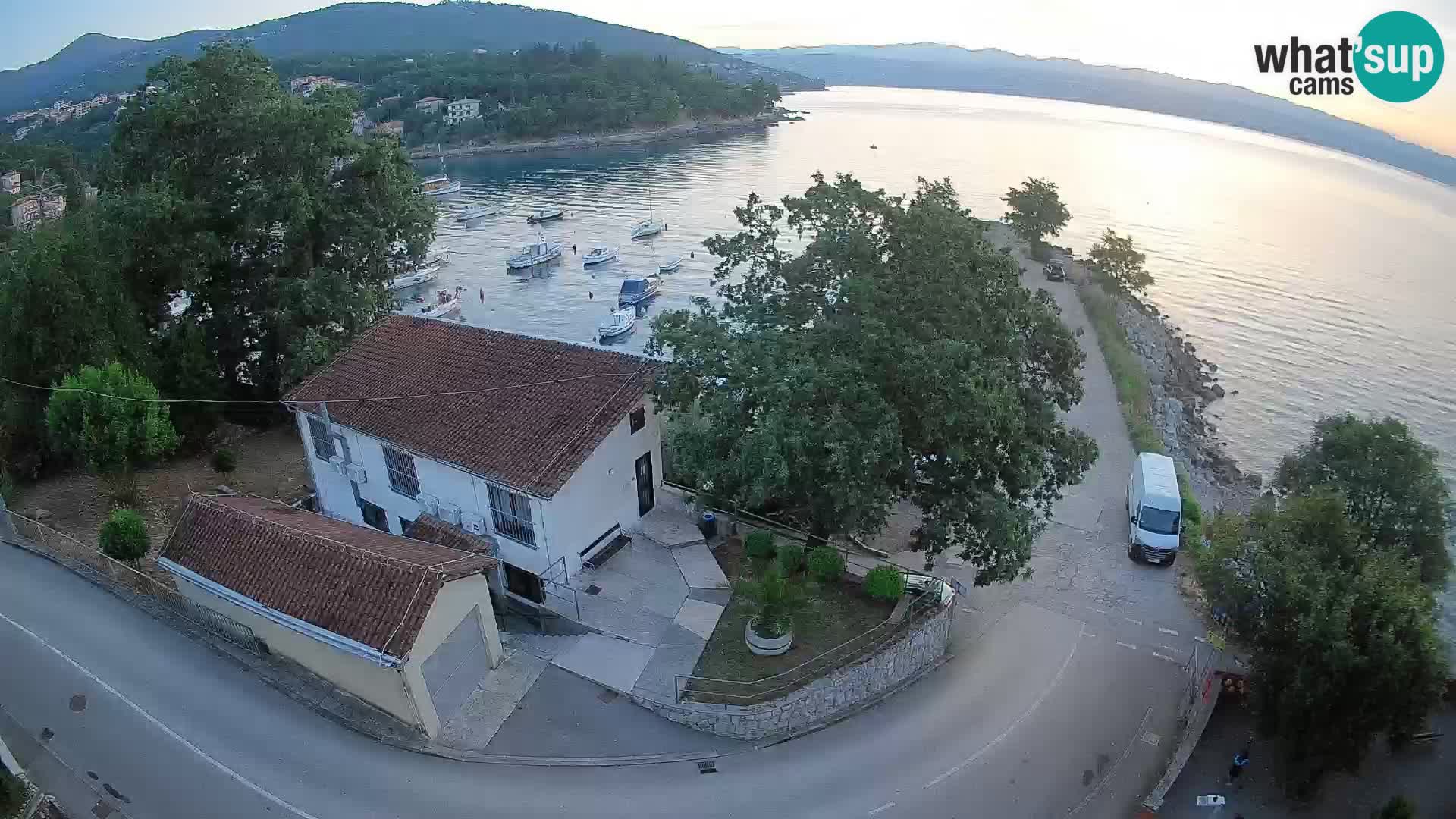 Ika Harbor Webcam – LIVE View of the Harbor and Opatija Lights