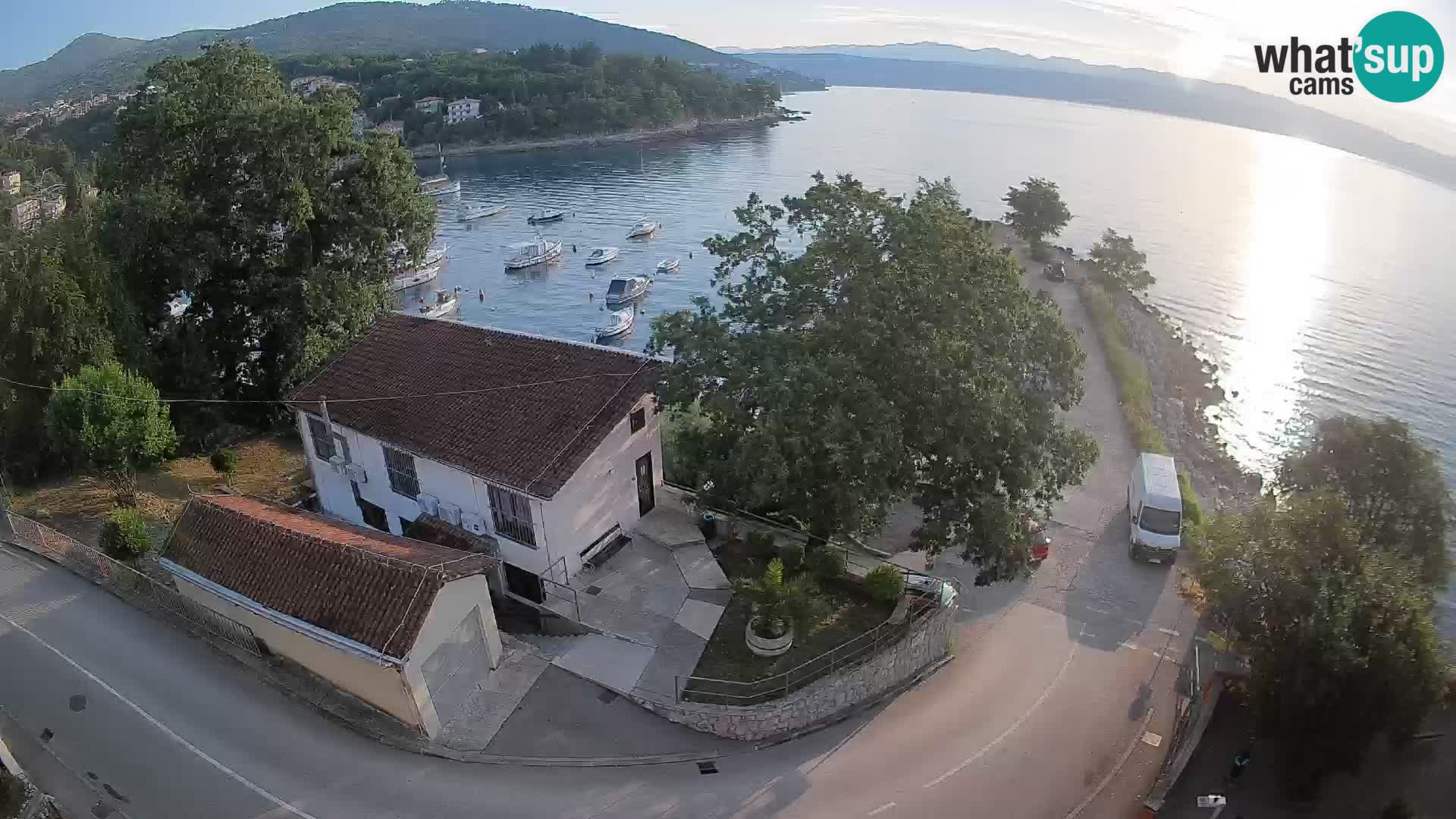 Ika Harbor Webcam – LIVE View of the Harbor and Opatija Lights