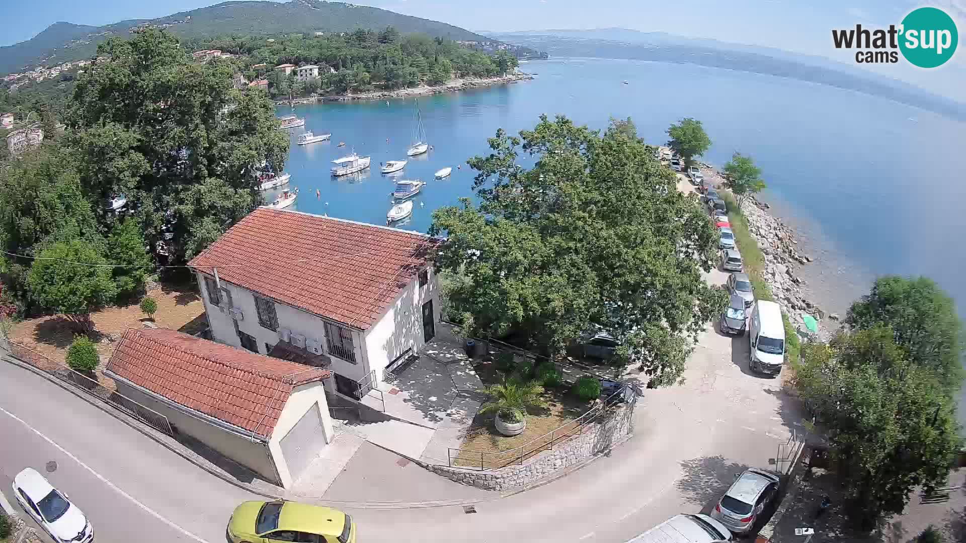Spletna kamera pristanišče Ika – Pogled v živo na pristanišče in luči Opatije
