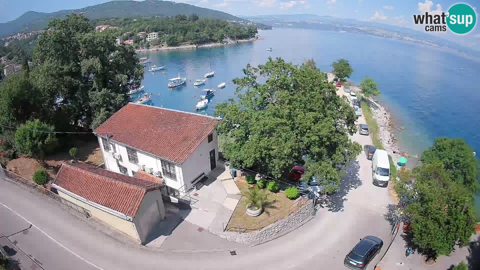 Web kamera luka Ika – Pogled uživo na luku i svjetla Opatije