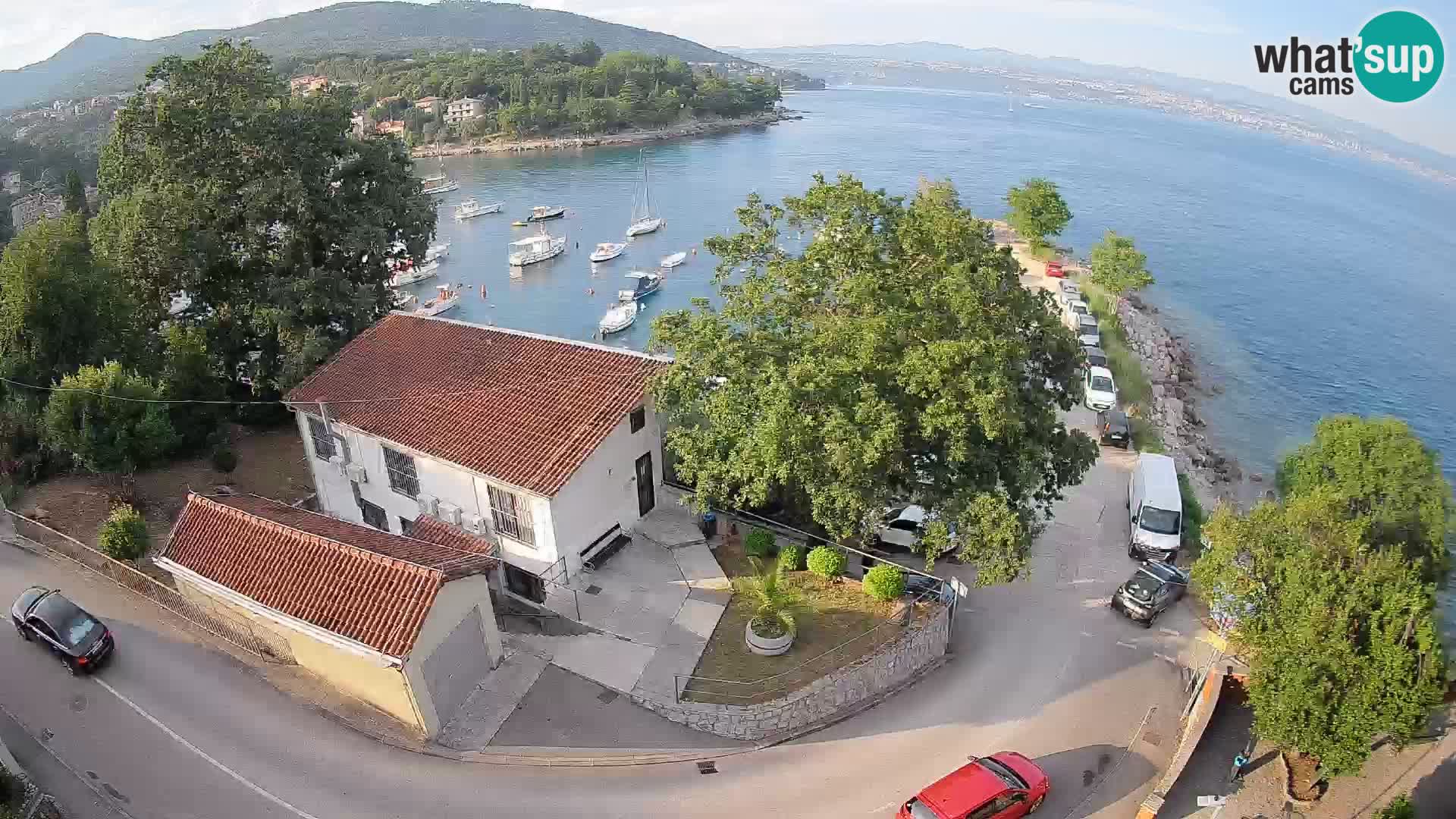 Web kamera luka Ika – Pogled uživo na luku i svjetla Opatije