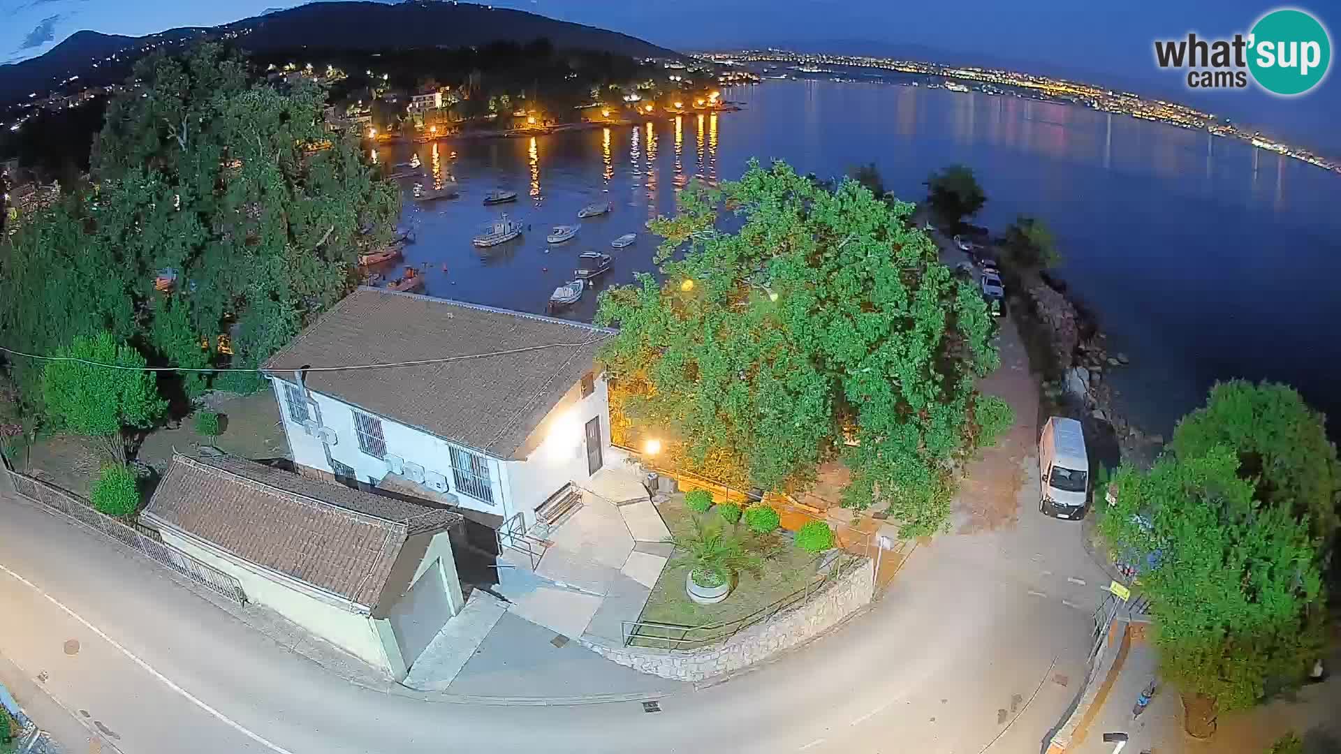 Ika Harbor Webcam – LIVE View of the Harbor and Opatija Lights