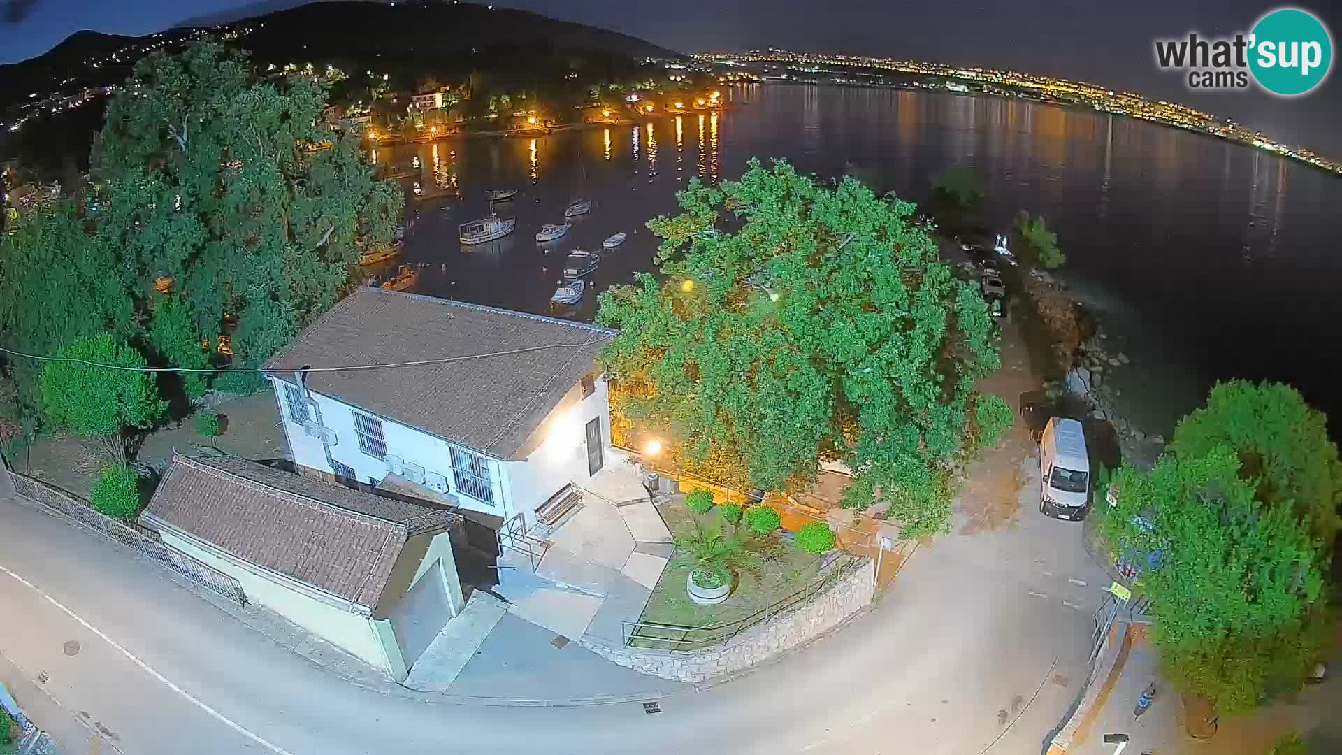Ika Harbor Webcam – LIVE View of the Harbor and Opatija Lights